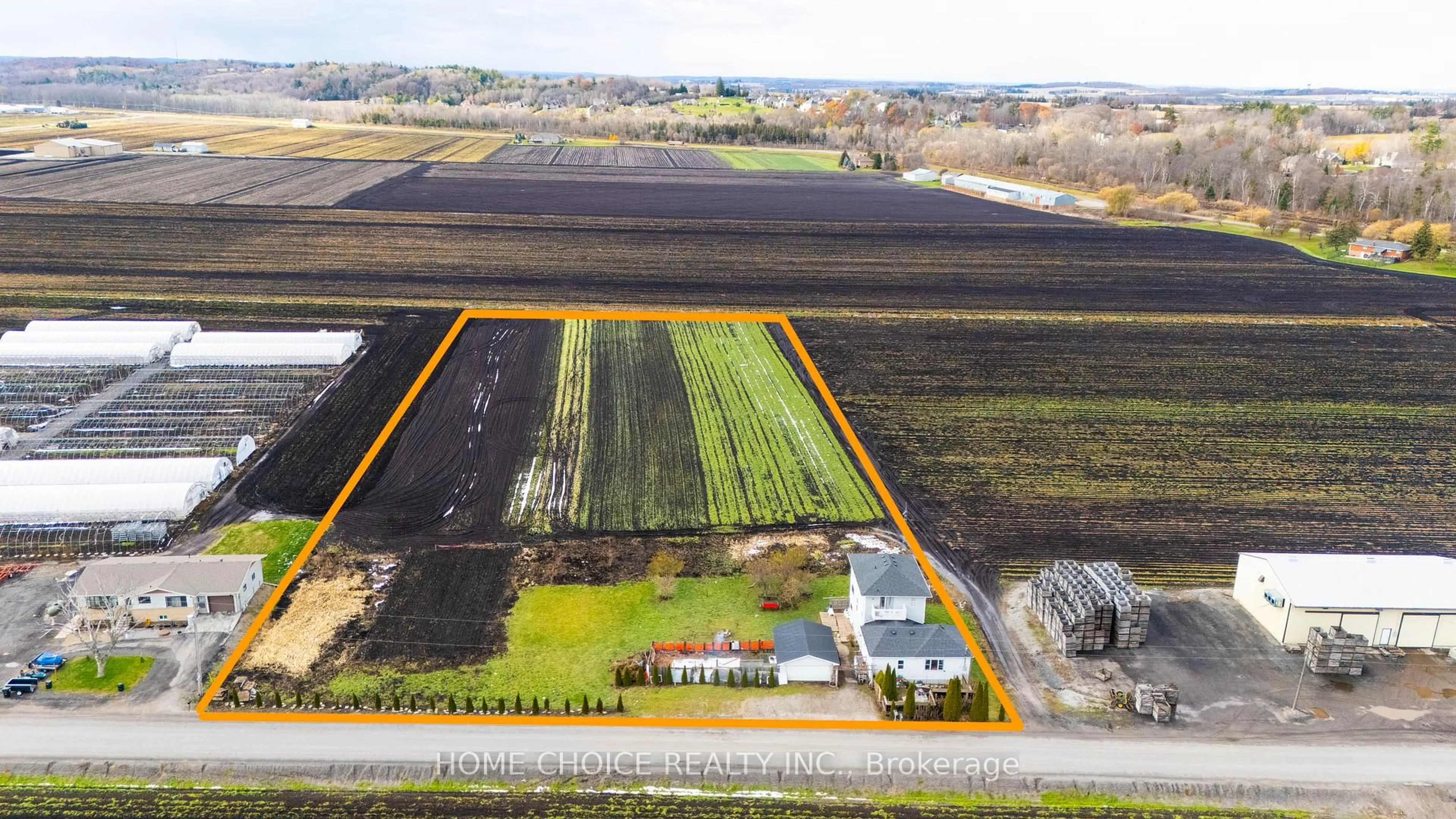 A pic from outside/outdoor area/front of a property/back of a property/a pic from drone, building for 144 Fraser St, Bradford West Gwillimbury Ontario L3Z 3Y8