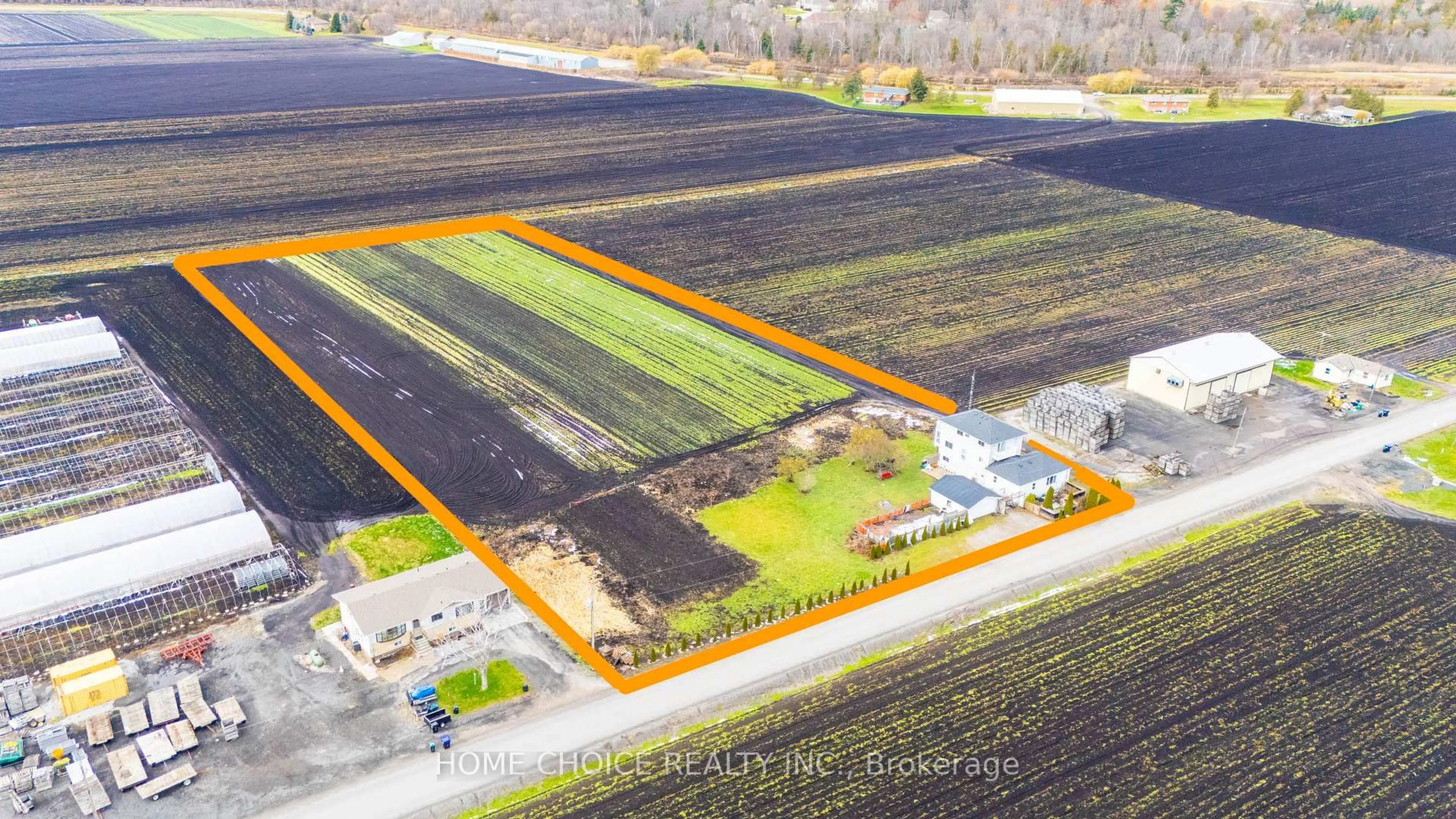 A pic from outside/outdoor area/front of a property/back of a property/a pic from drone, building for 144 Fraser St, Bradford West Gwillimbury Ontario L3Z 3Y8