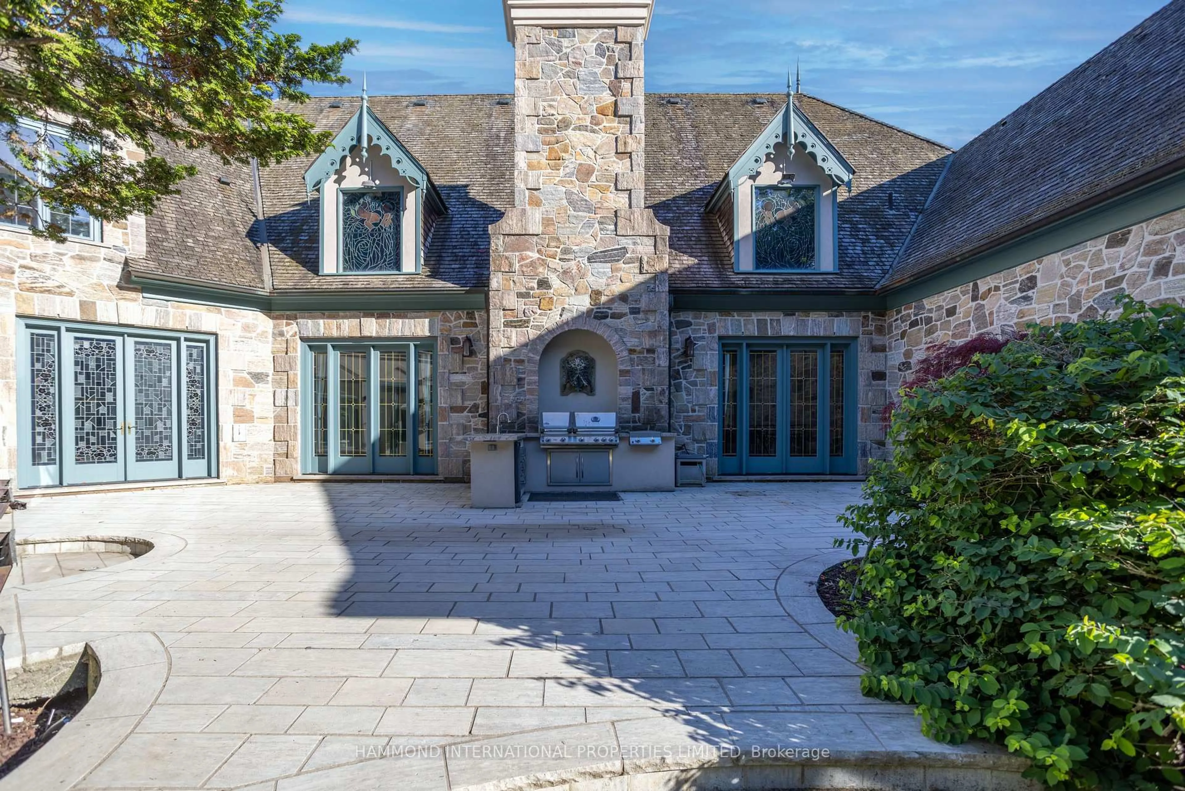 Patio, street for 76 Quail Run Blvd, Vaughan Ontario L6A 1E9