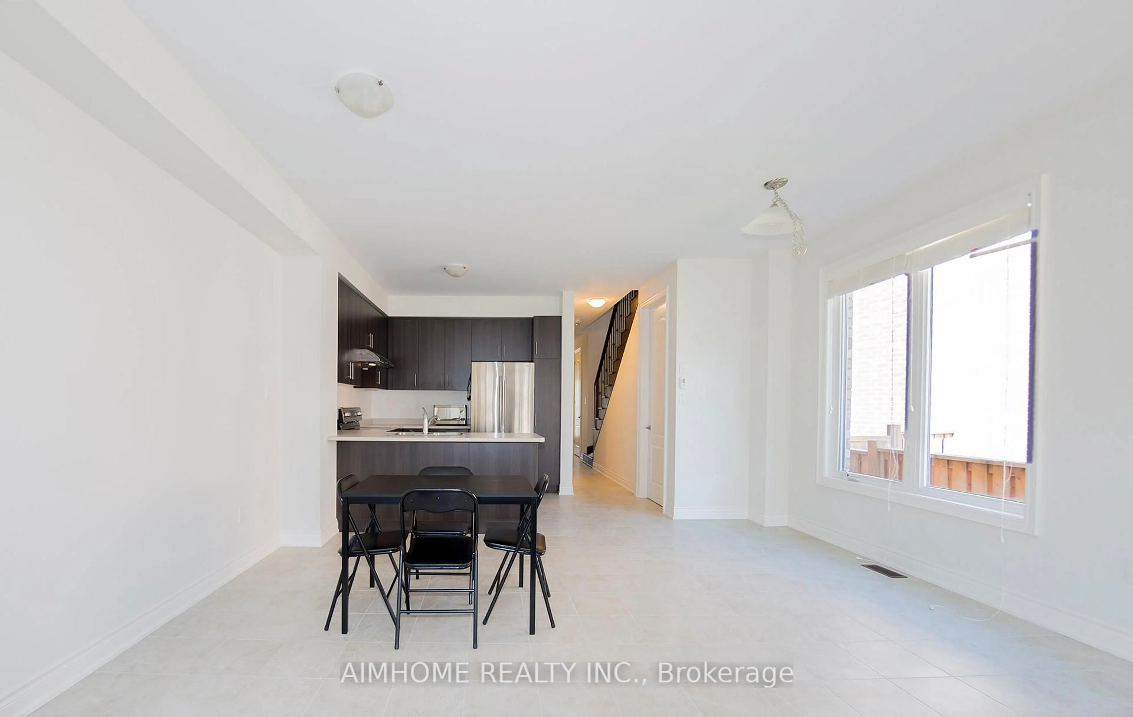 Unknown for 11 Kester Crt, East Gwillimbury Ontario L9N 0P3