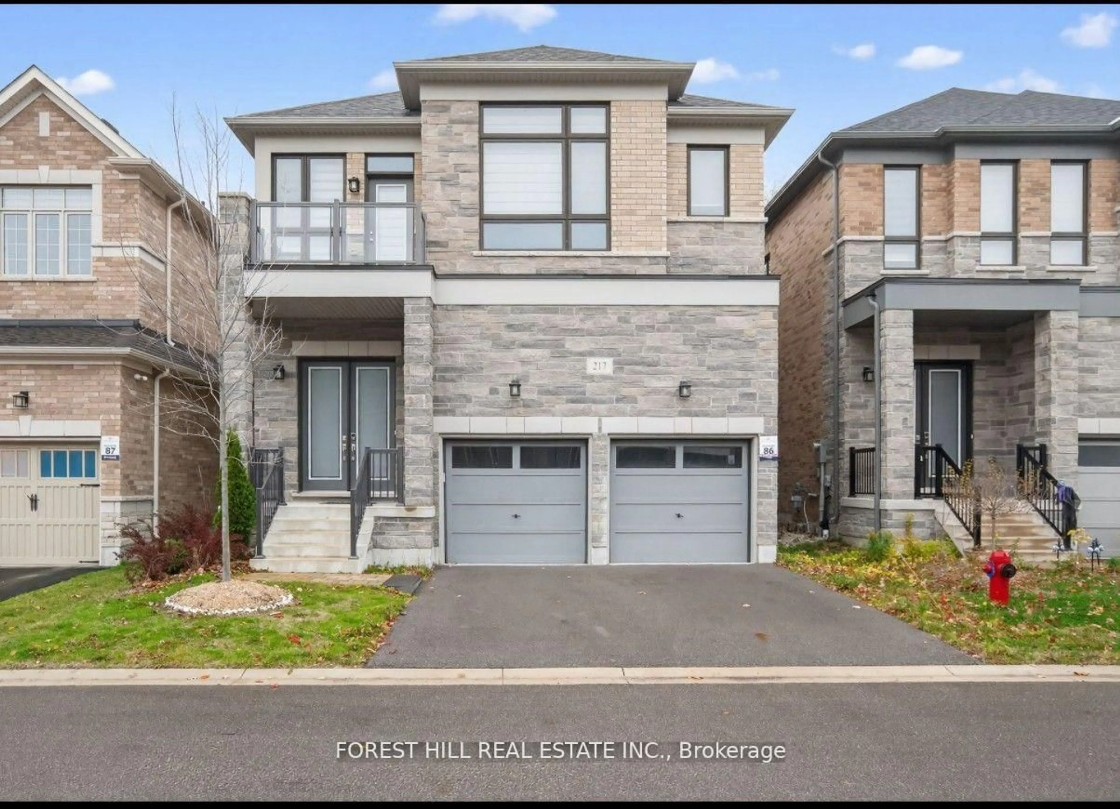 Home with brick exterior material, street for 217 Sunset Vista Crt, Aurora Ontario L4G 3Y1