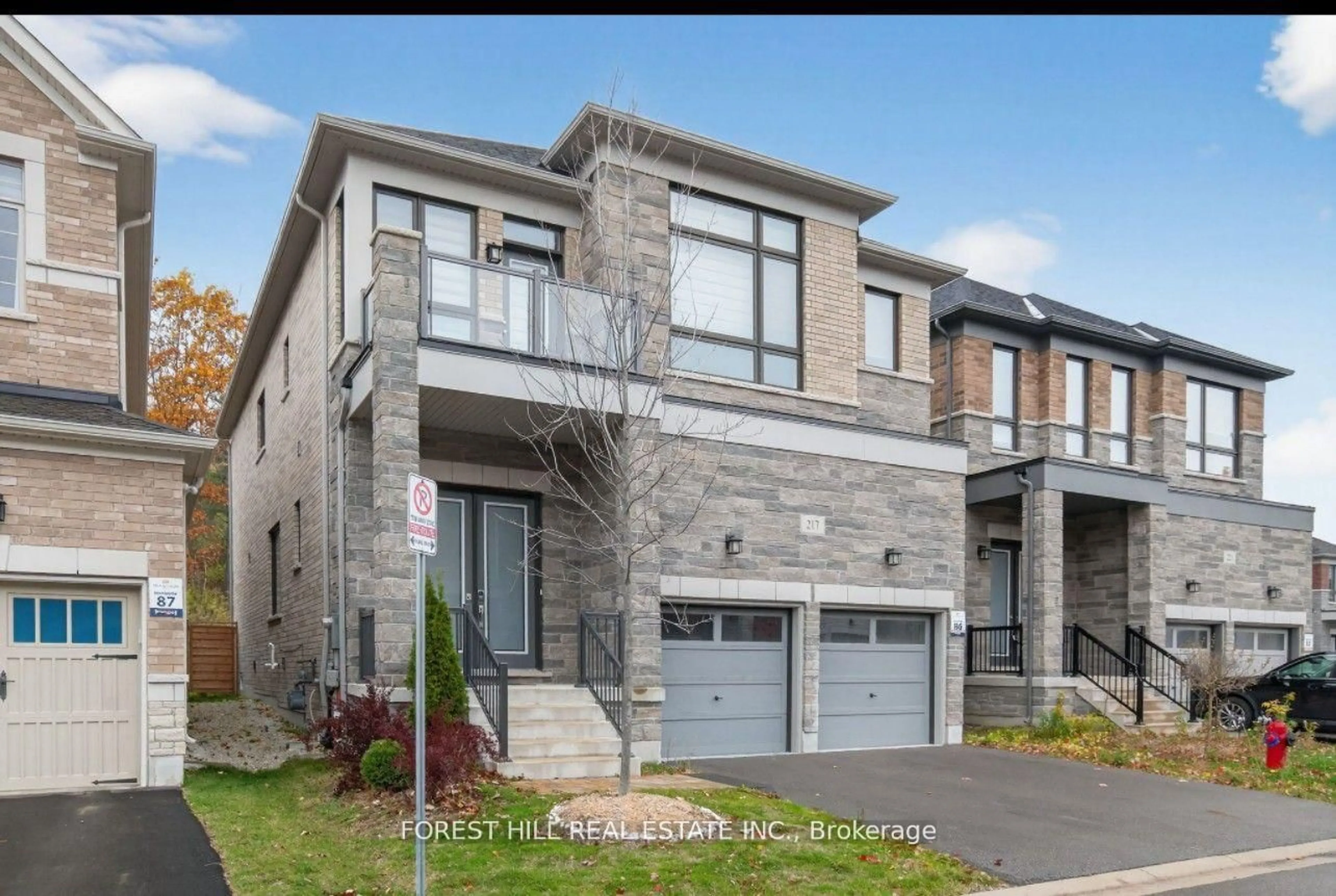 Home with brick exterior material, street for 217 Sunset Vista Crt, Aurora Ontario L4G 3Y1