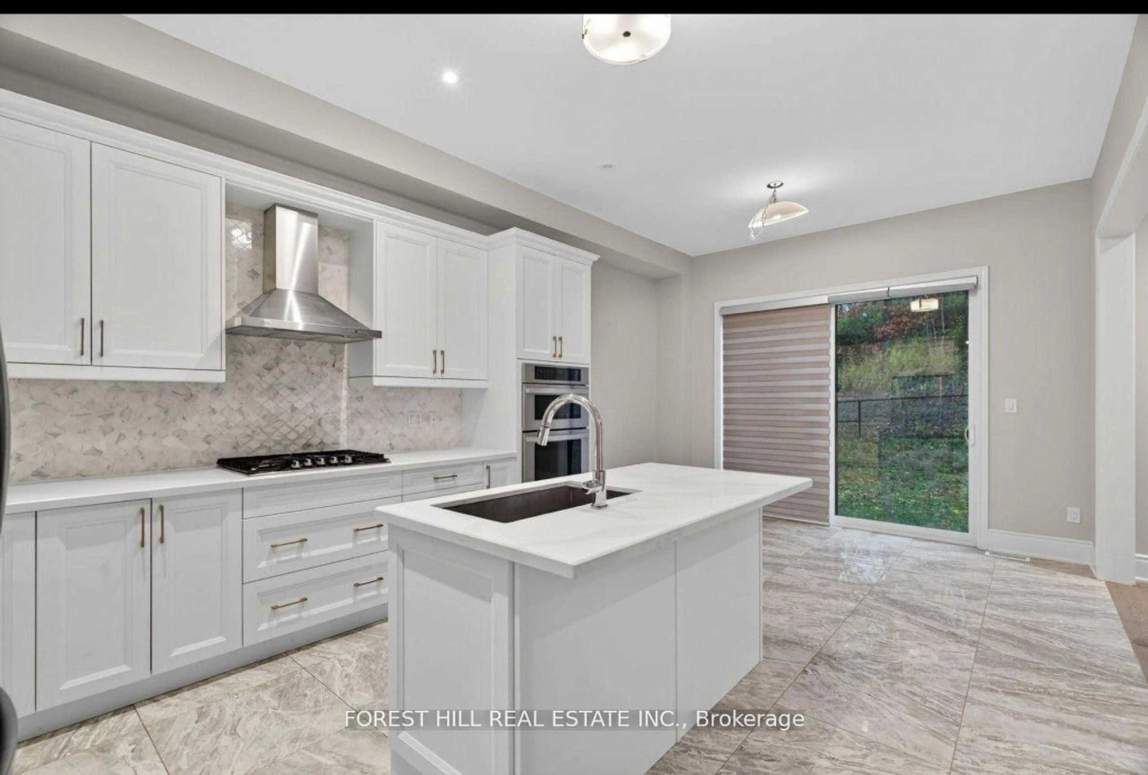 Contemporary kitchen, ceramic/tile floor for 217 Sunset Vista Crt, Aurora Ontario L4G 3Y1