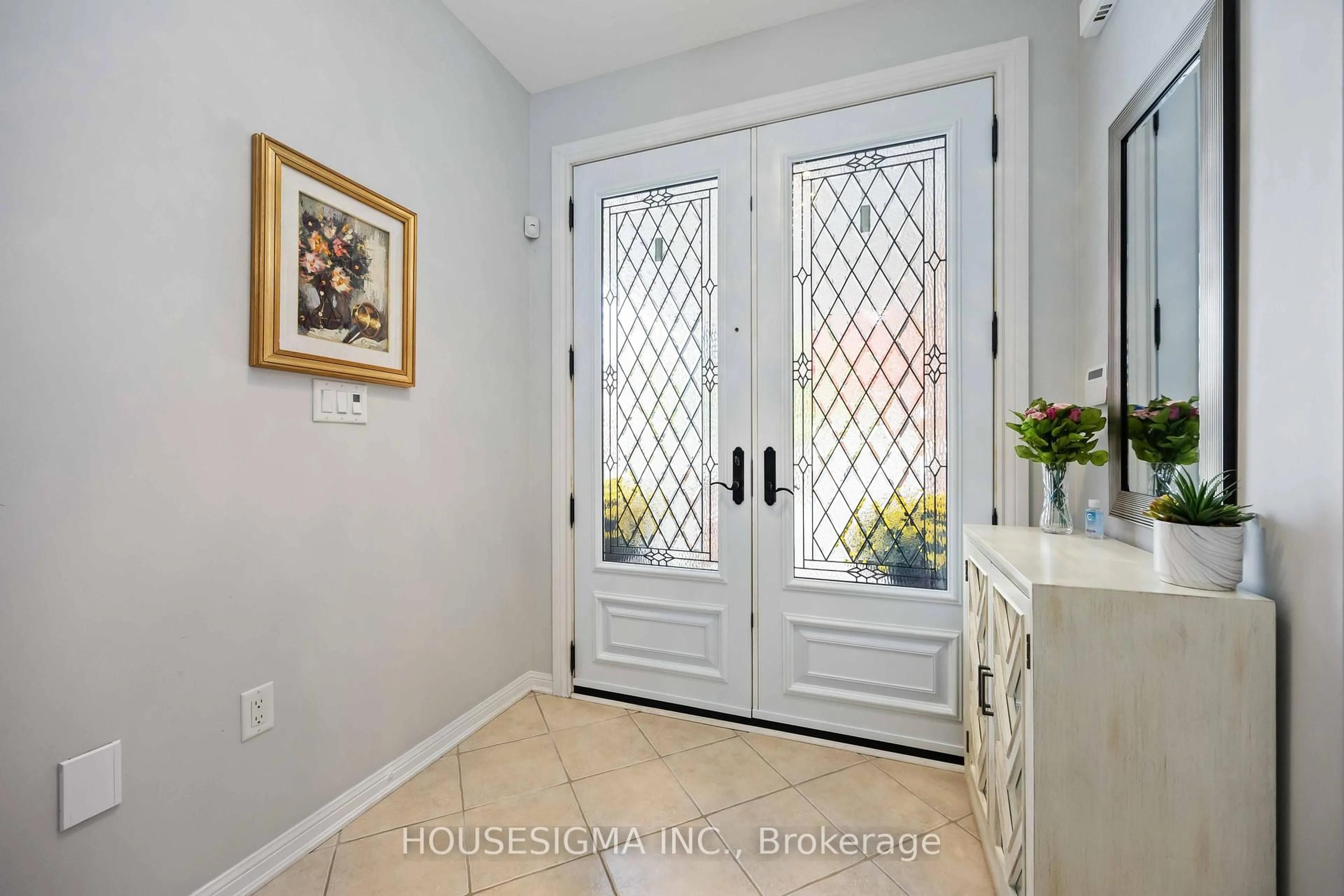 Indoor entryway for 15 Paddison Pl, New Tecumseth Ontario L9R 0J4