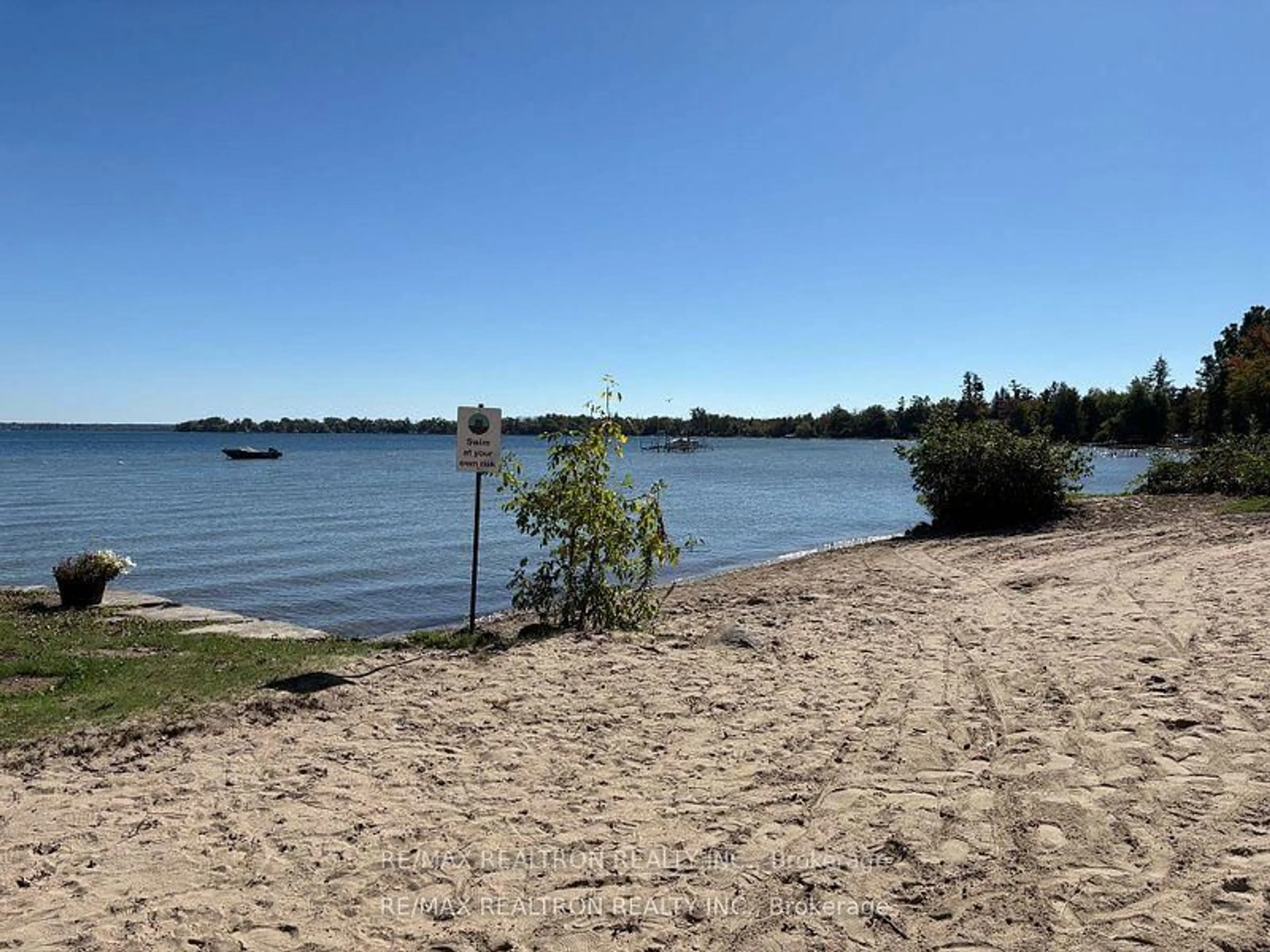 Unknown for 911 Vicrol Dr, Innisfil Ontario L9S 1V4