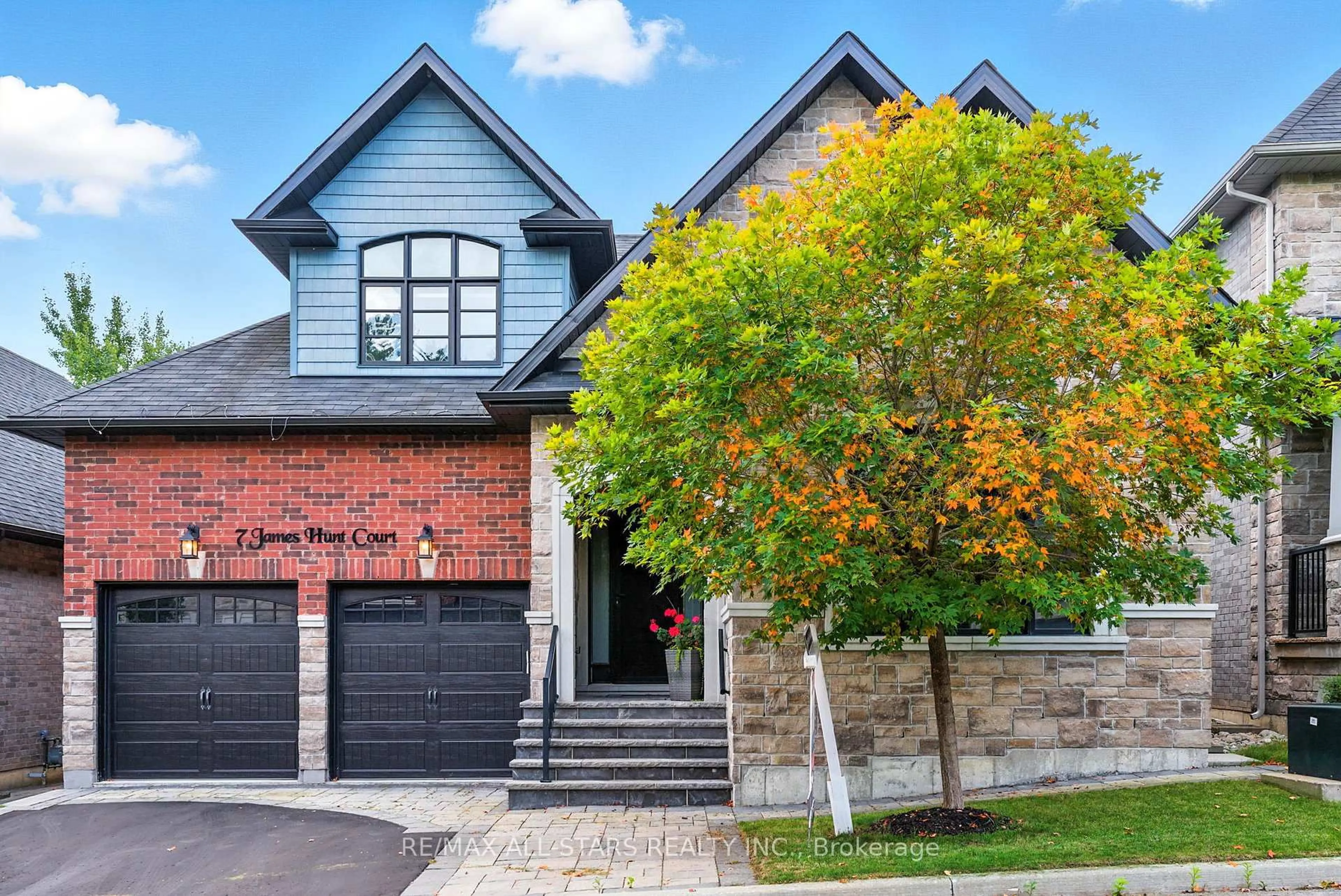 Home with brick exterior material, street for 7 Os James Hunt Crt, Uxbridge Ontario L9P 0E3