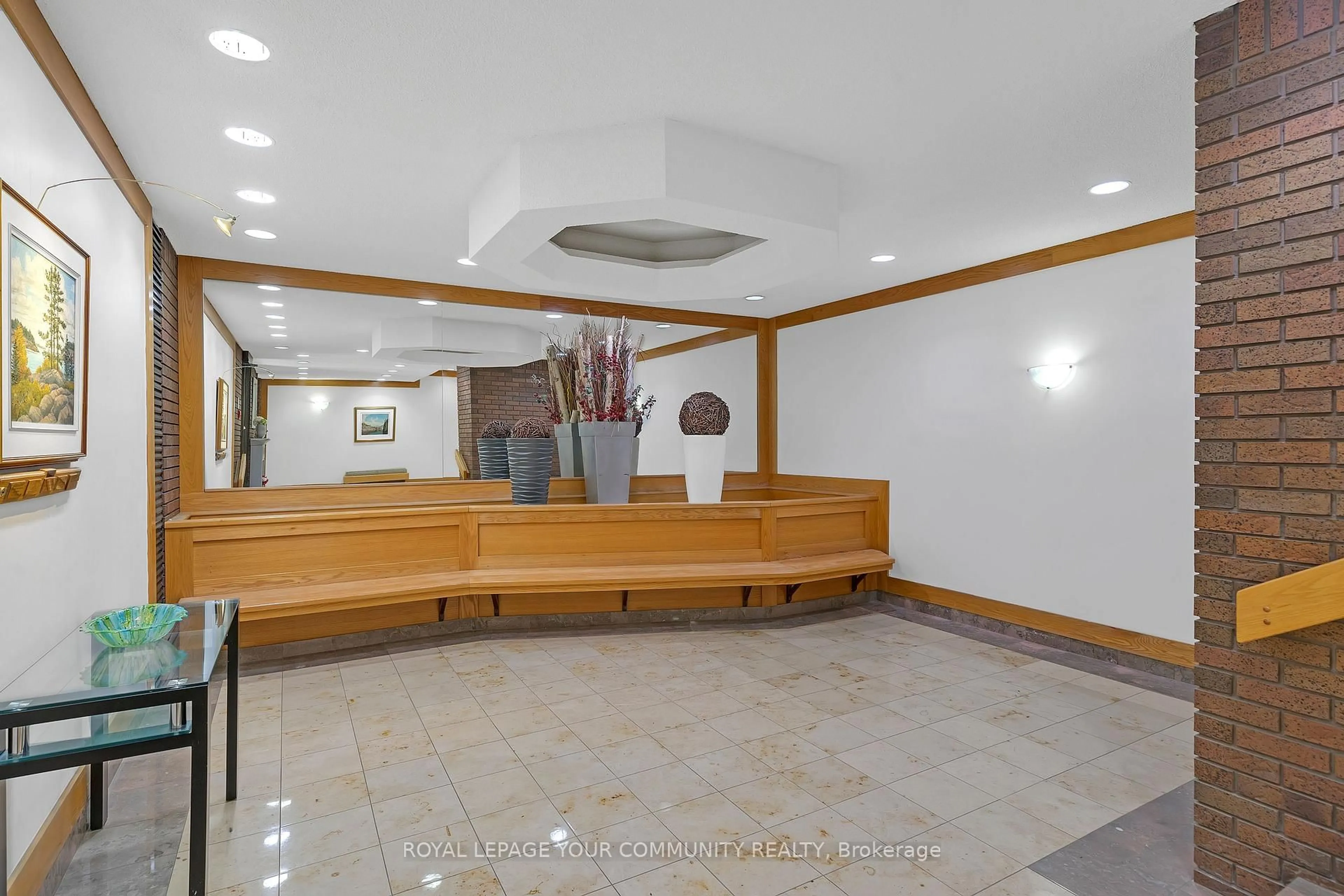 Lobby for 70 Baif Blvd #811, Richmond Hill Ontario L4C 5L1