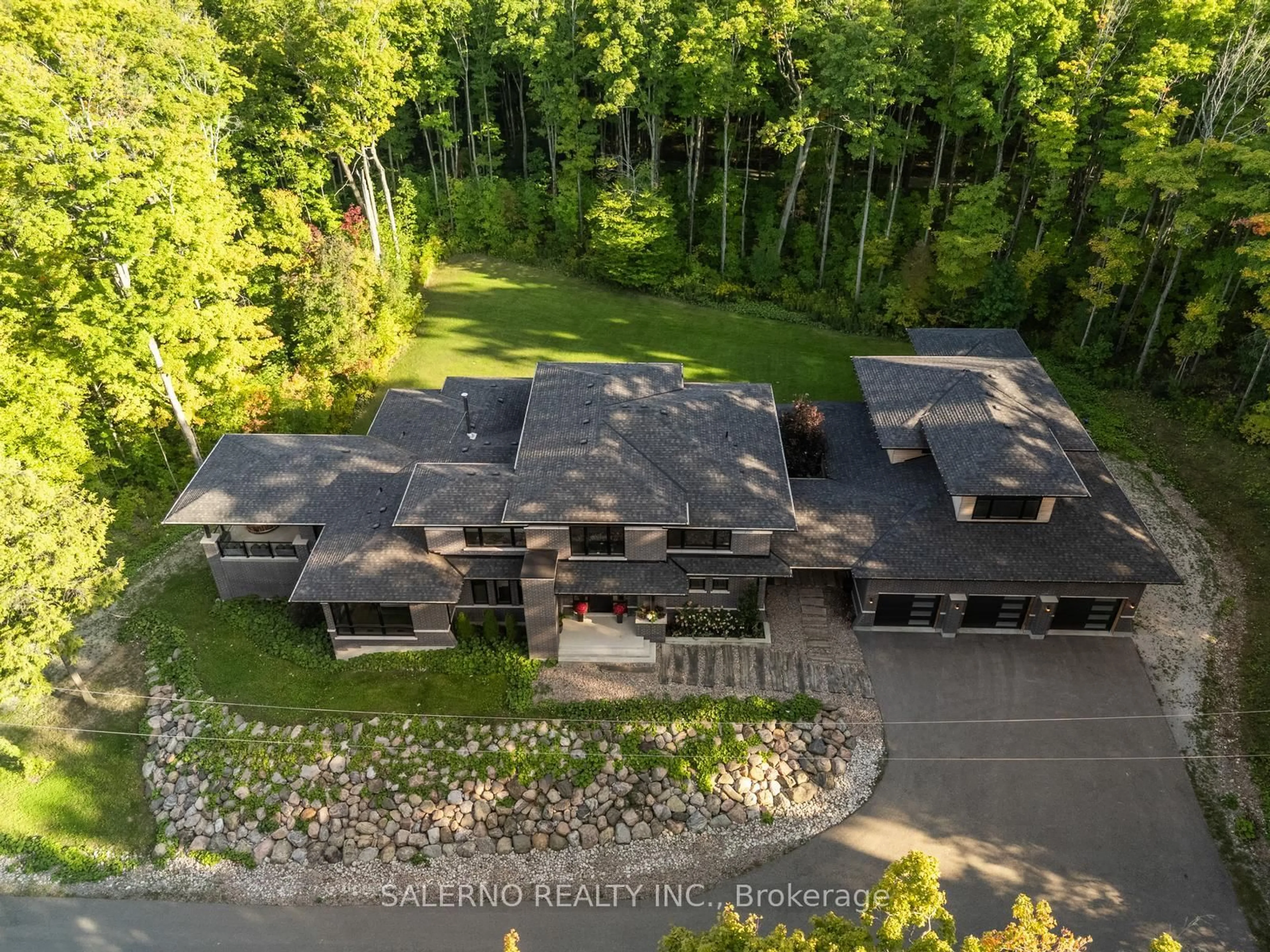 A pic from outside/outdoor area/front of a property/back of a property/a pic from drone, unknown for 3651 Vandorf Sdrd, Whitchurch-Stouffville Ontario L4A 7X5