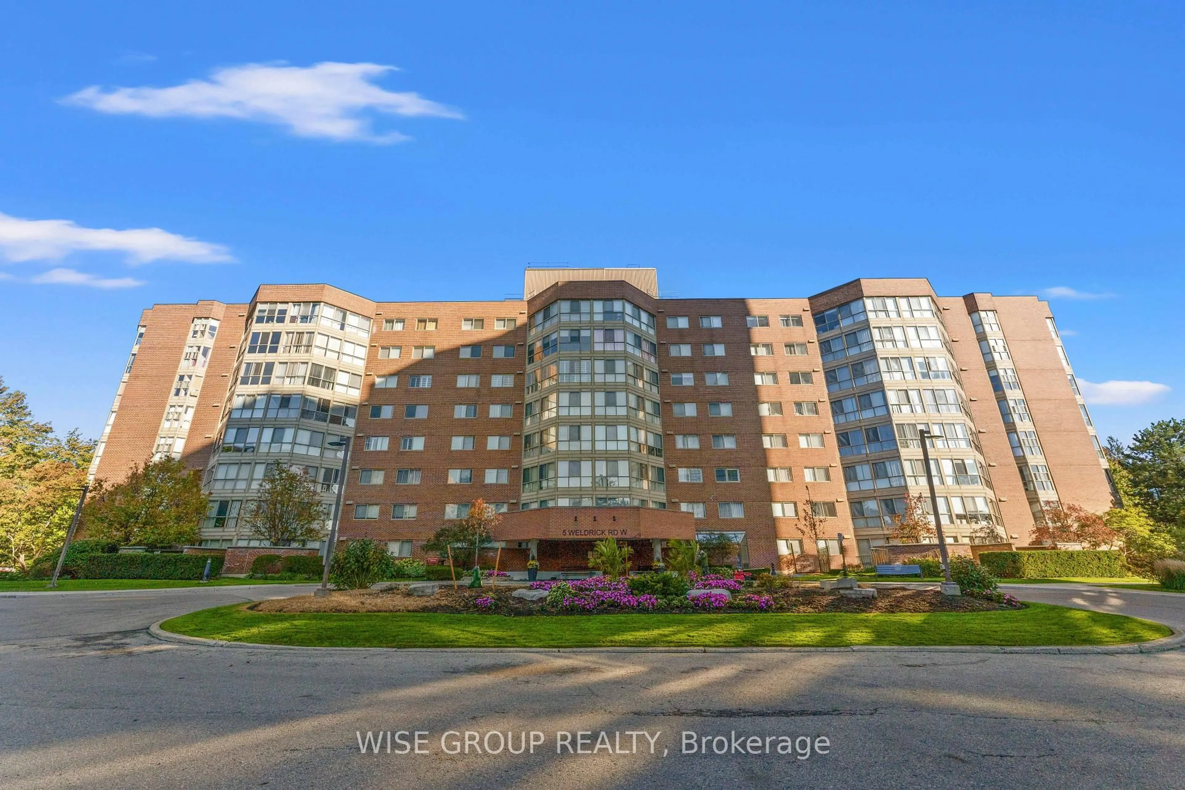 Unknown for 5 Weldrick Rd #113, Richmond Hill Ontario L4C 8S9