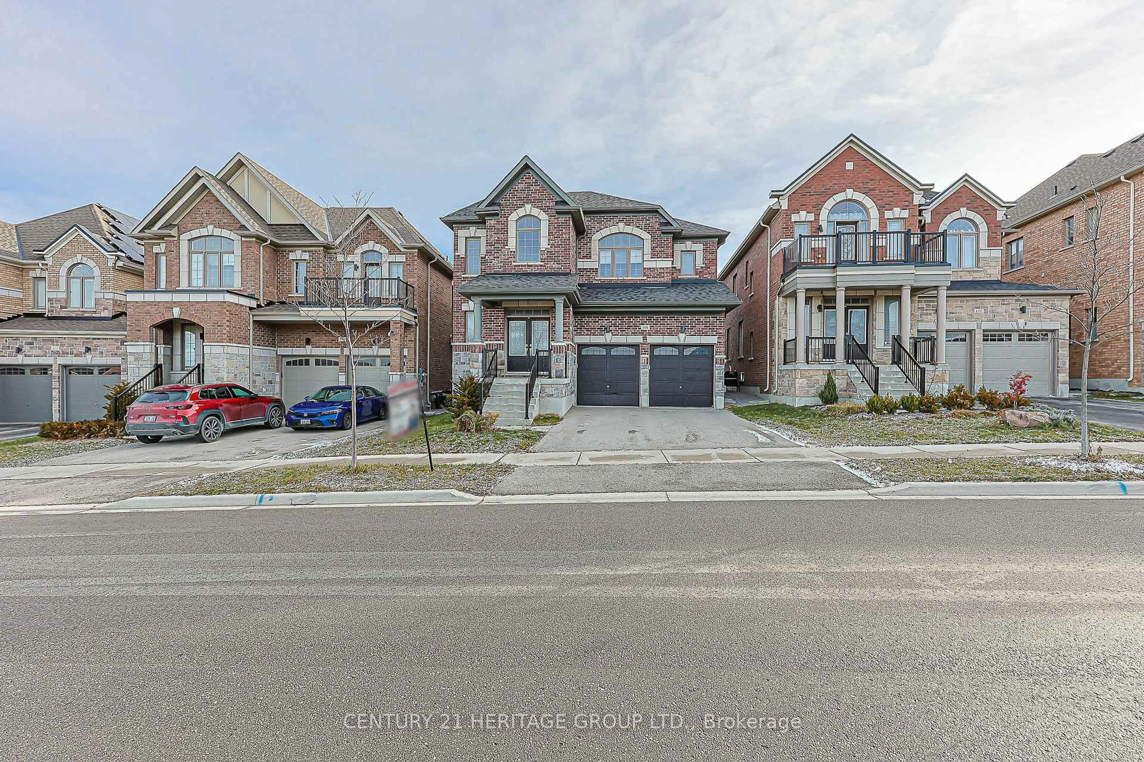 Home with brick exterior material, street for 108 Frank Kelly Dr, East Gwillimbury Ontario L9N 0V3