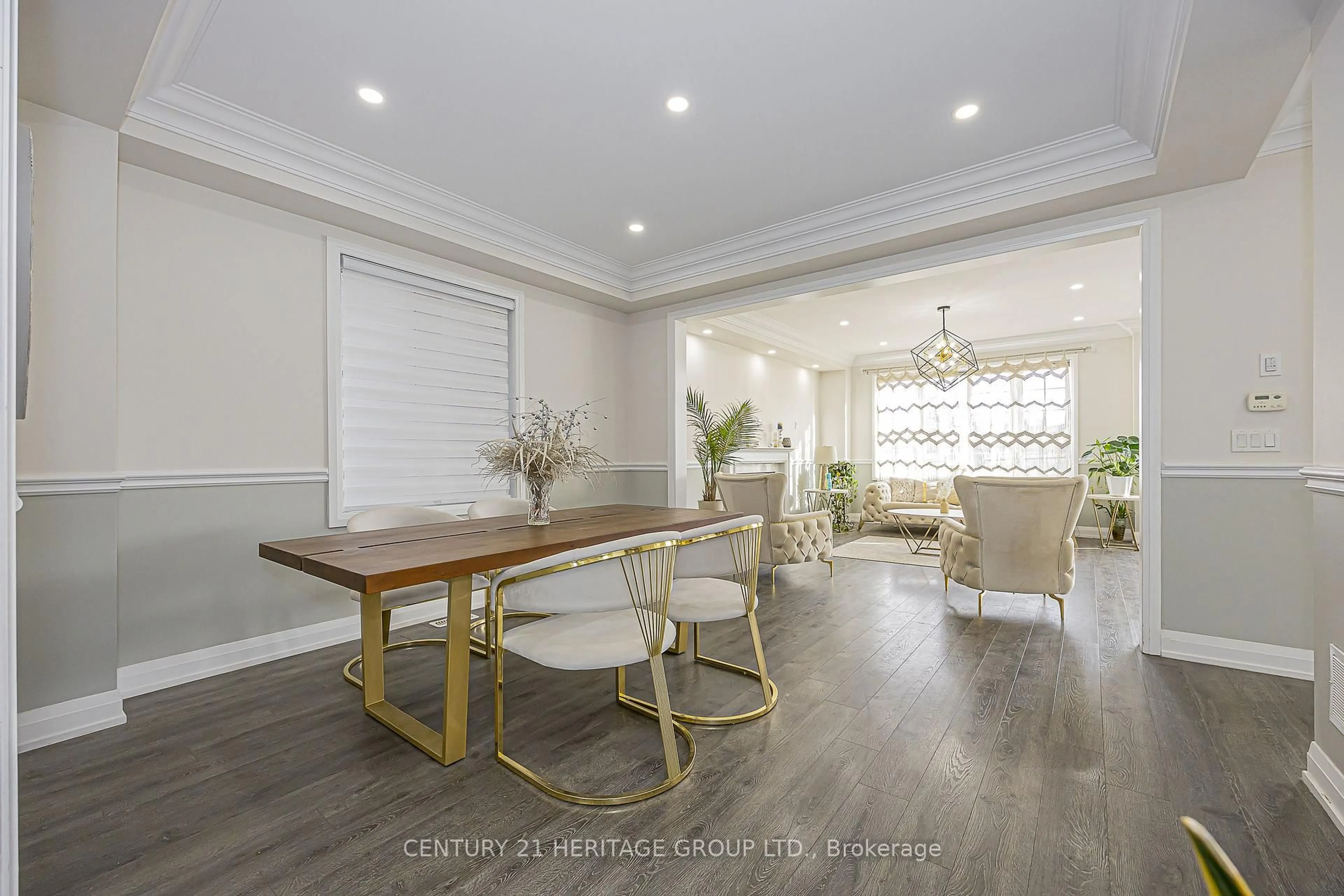 Dining room, wood/laminate floor for 108 Frank Kelly Dr, East Gwillimbury Ontario L9N 0V3