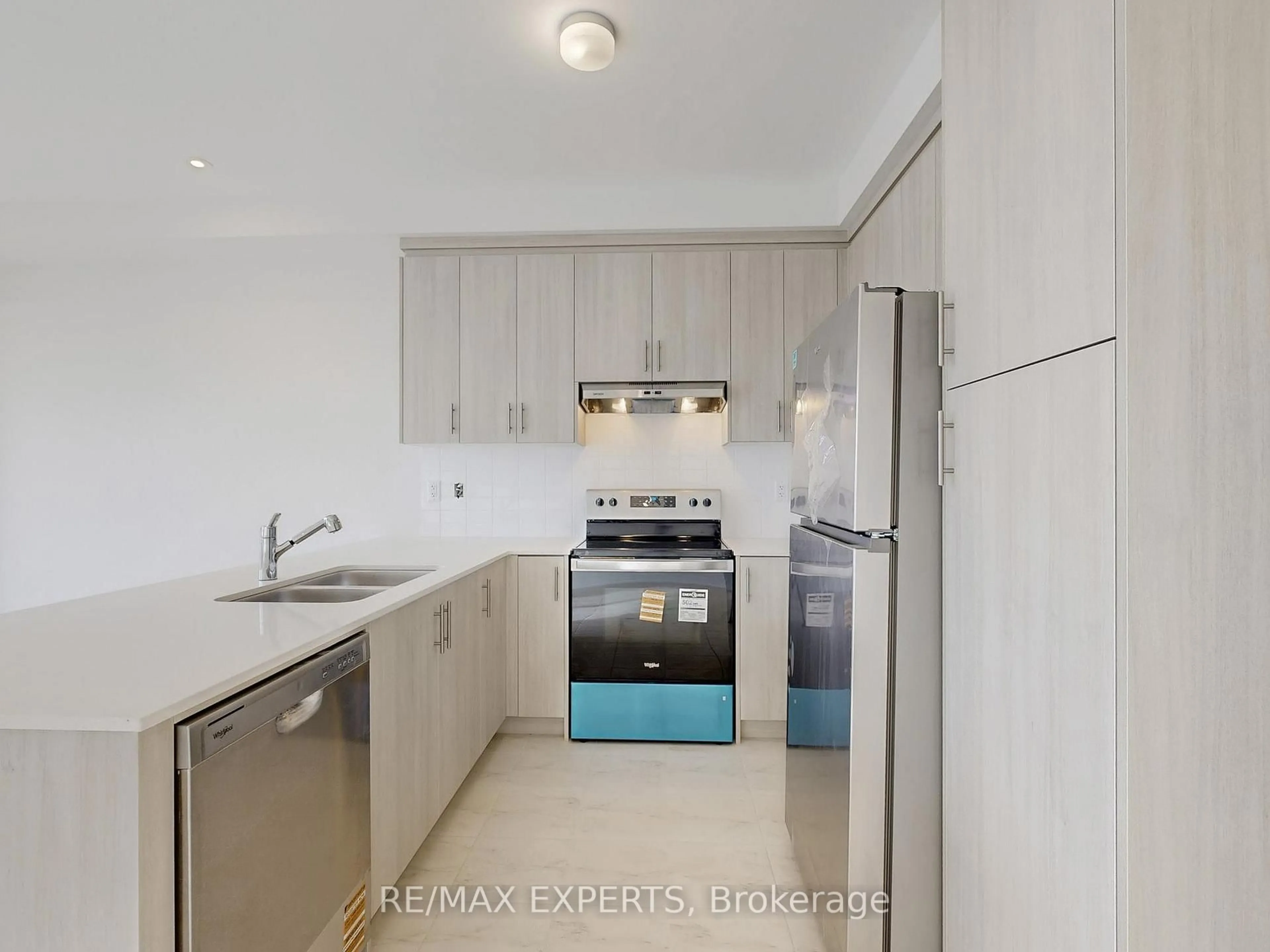 Standard kitchen, unknown for 59 Tipp Dr, Richmond Hill Ontario L4E 1A2