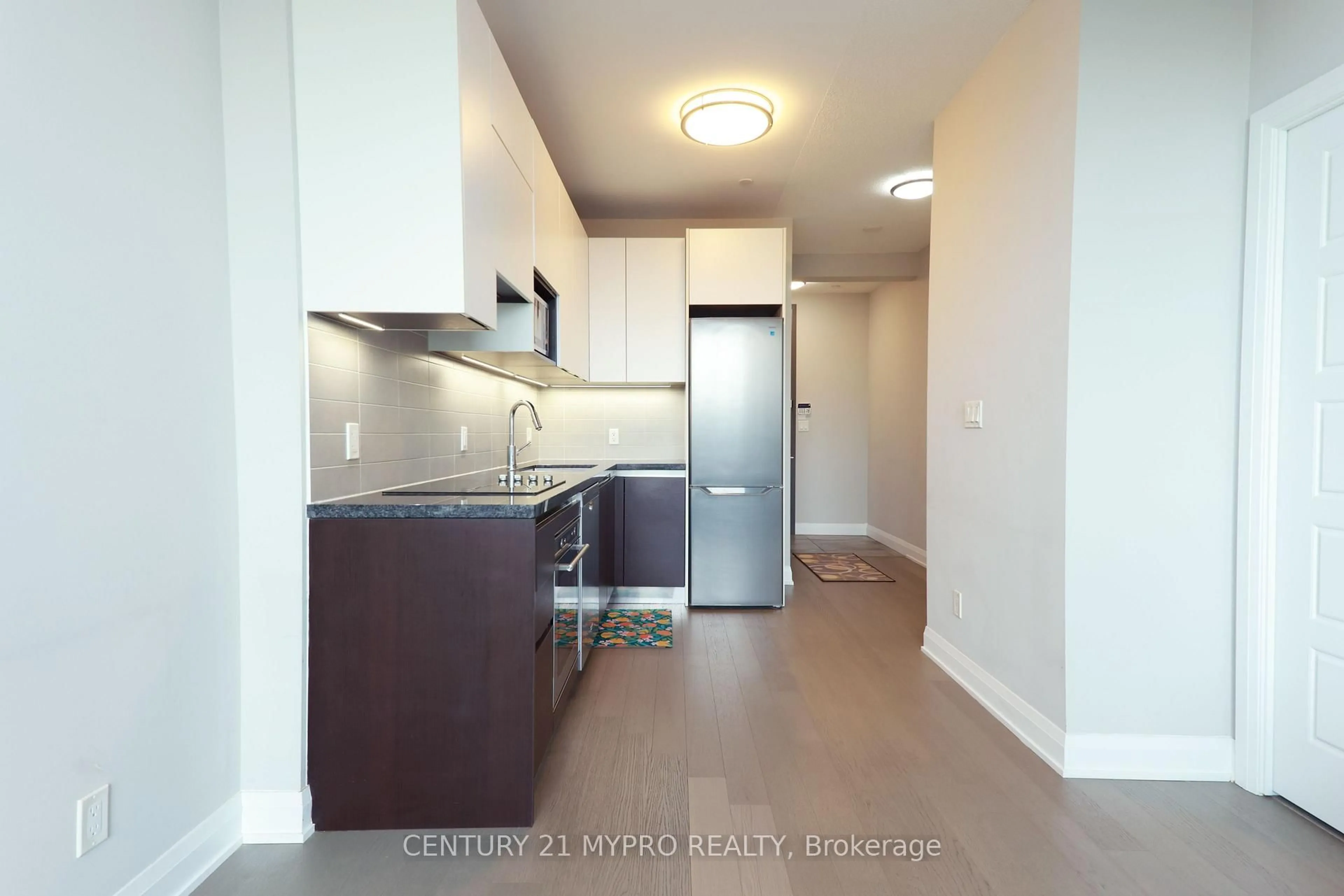 Standard kitchen, unknown for 15 Water Walk Dr #917, Markham Ontario L3P 1N3