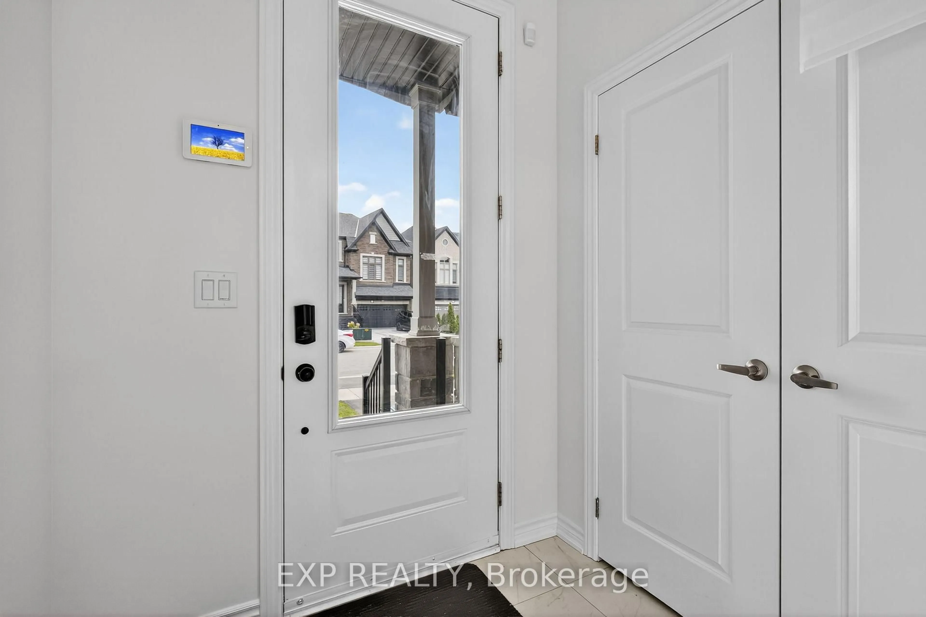 Indoor entryway for 1467 Blackmore St, Innisfil Ontario L9S 0P1