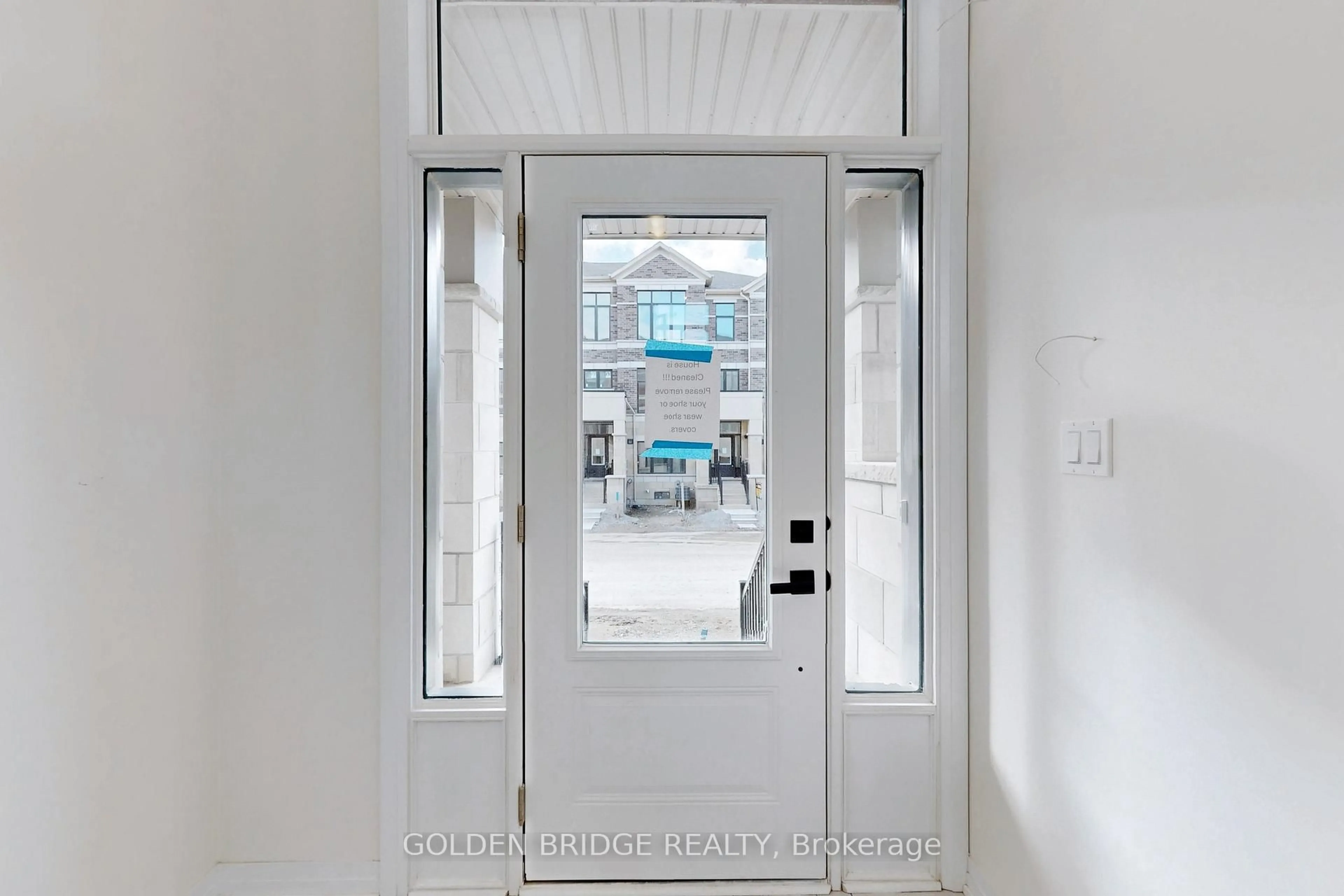 Indoor entryway for 73 Millman Lane, Richmond Hill Ontario L4S 0P8