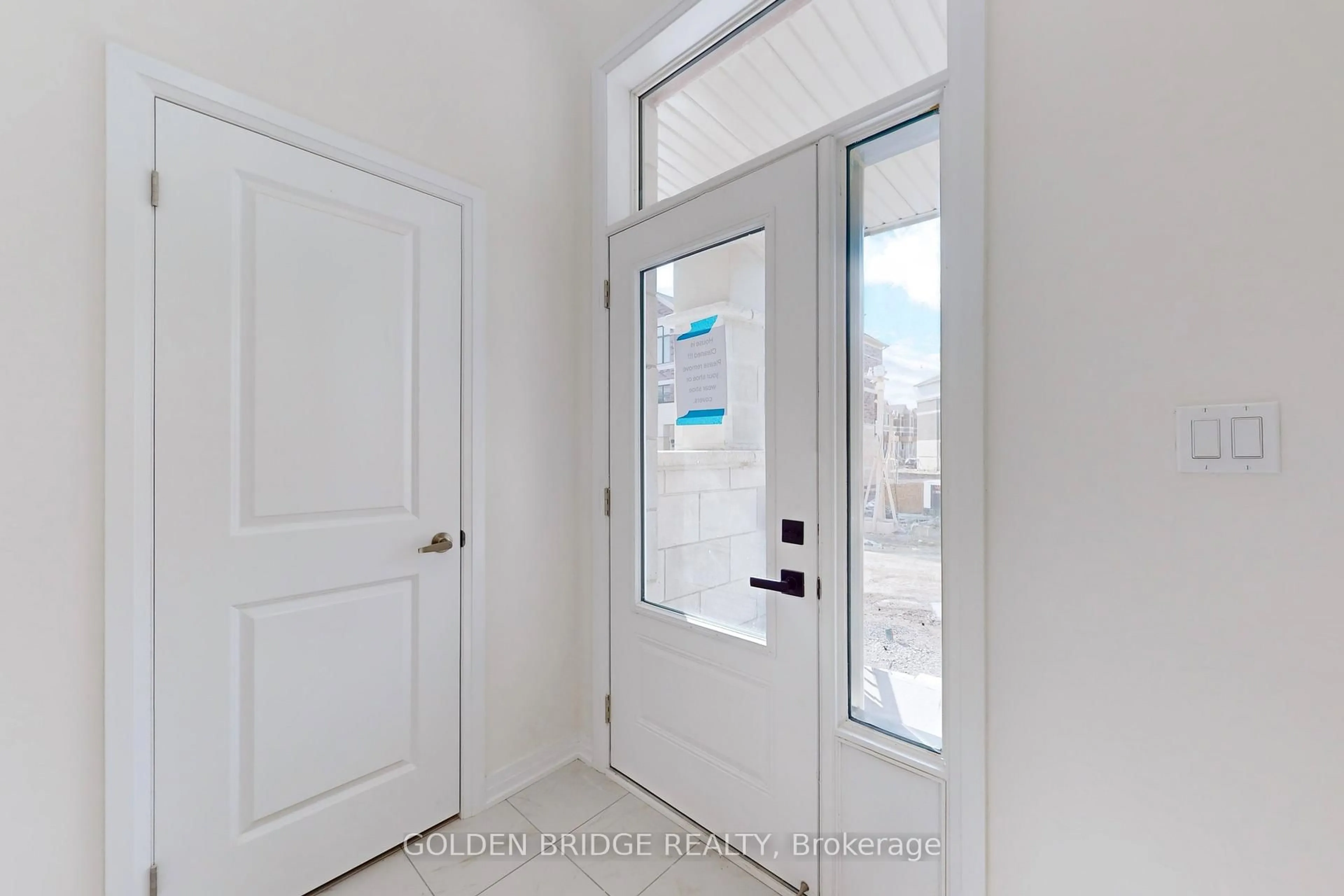 Indoor entryway for 91 Millman Lane, Richmond Hill Ontario L4S 0P8