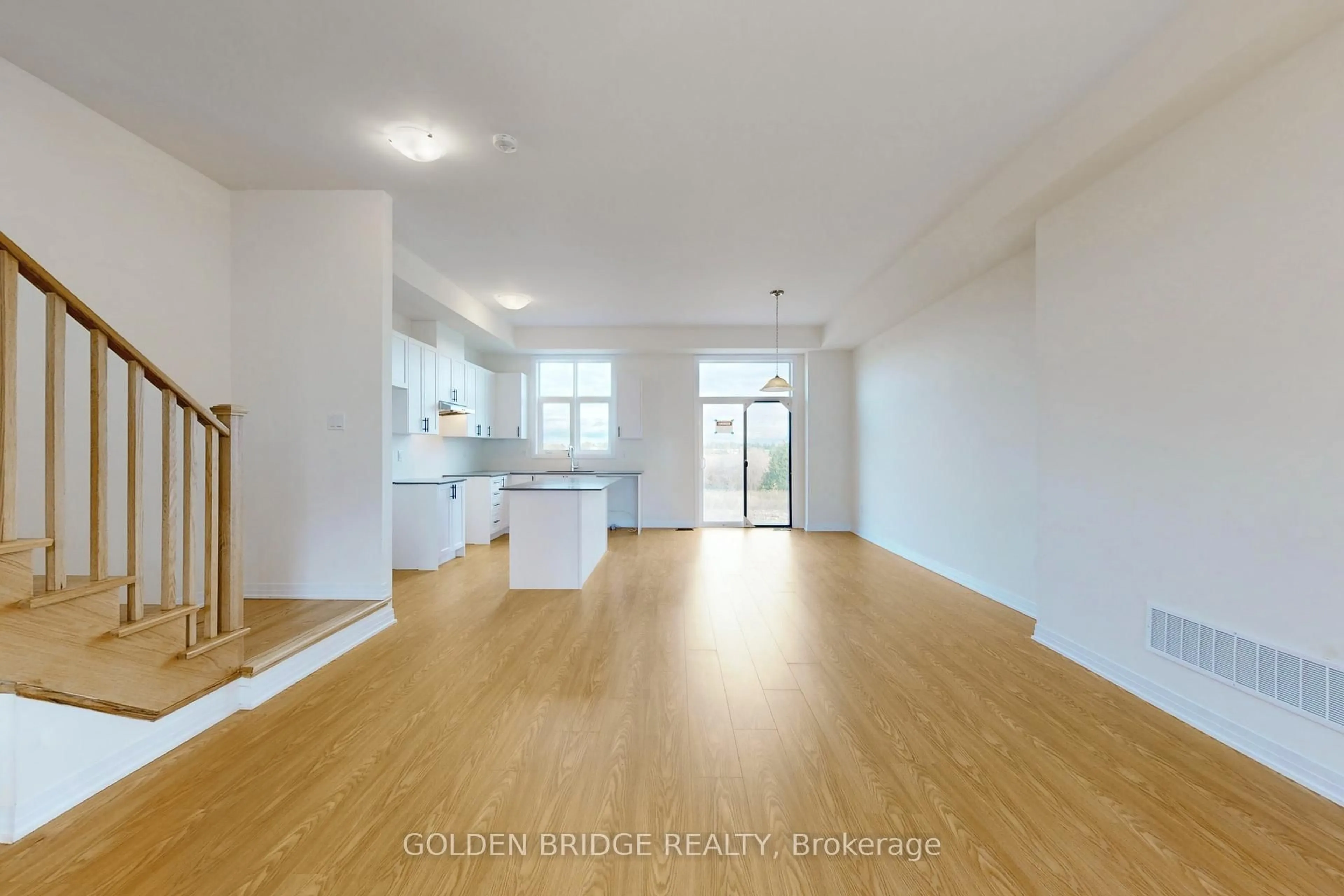 Open concept kitchen, wood/laminate floor for 91 Millman Lane, Richmond Hill Ontario L4S 0P8