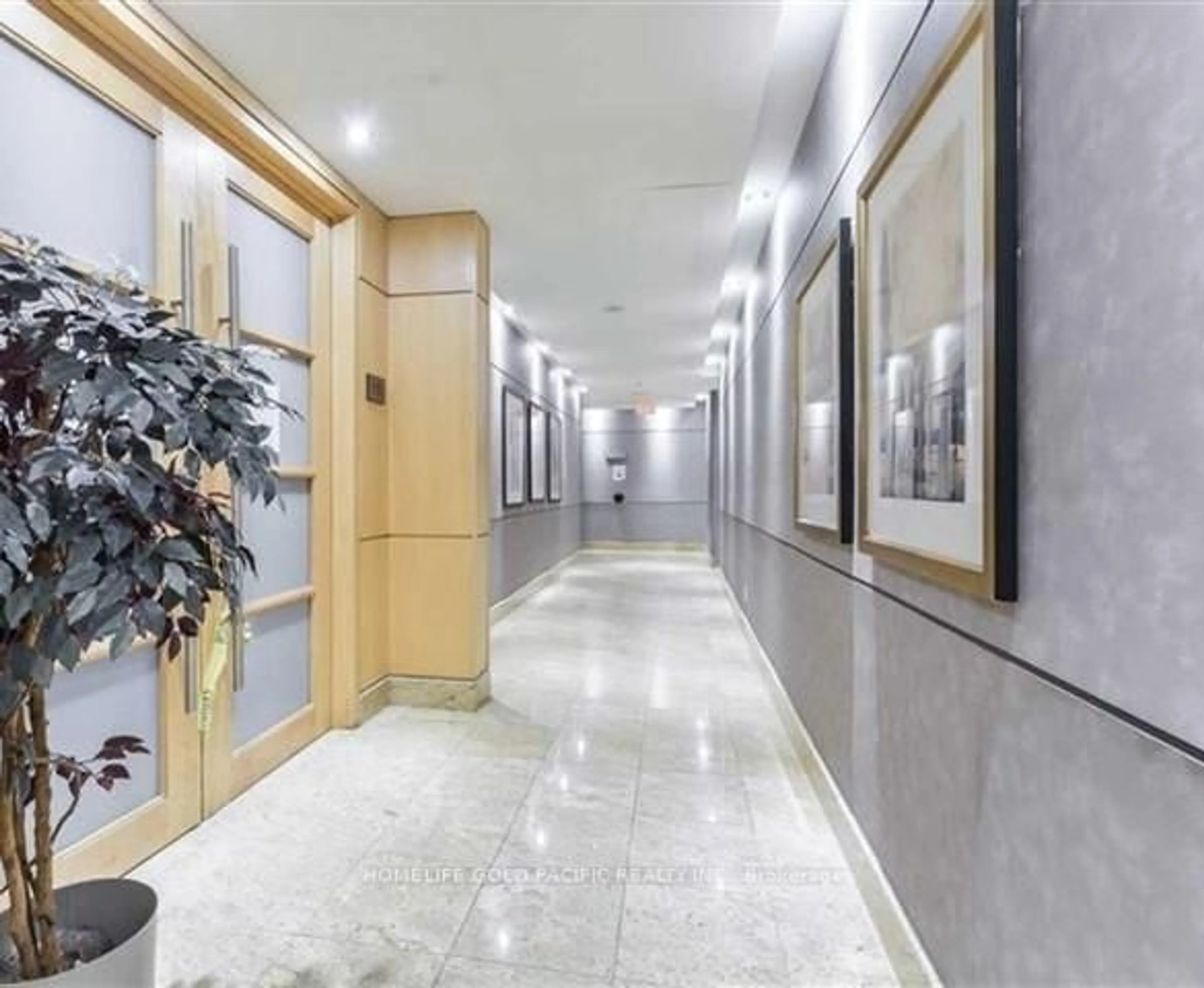 Indoor foyer for 62 Suncrest Blvd #926, Markham Ontario L3T 7Y6