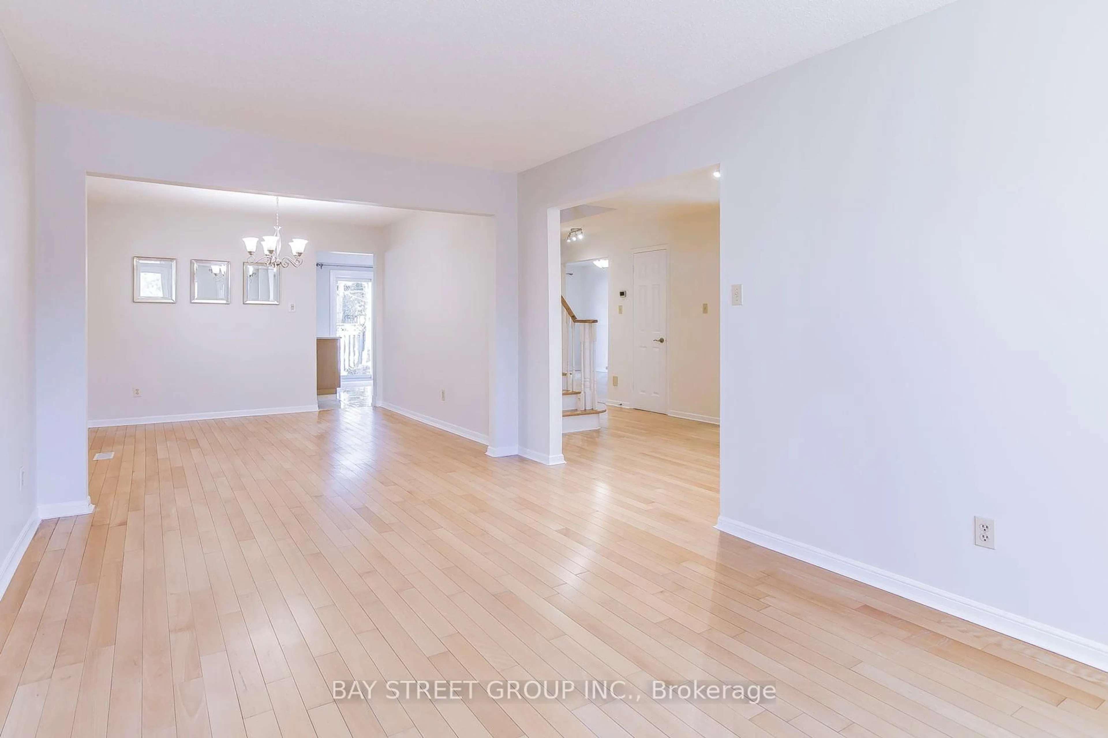 Unknown for 300 Fincham Ave, Markham Ontario L3P 4E7