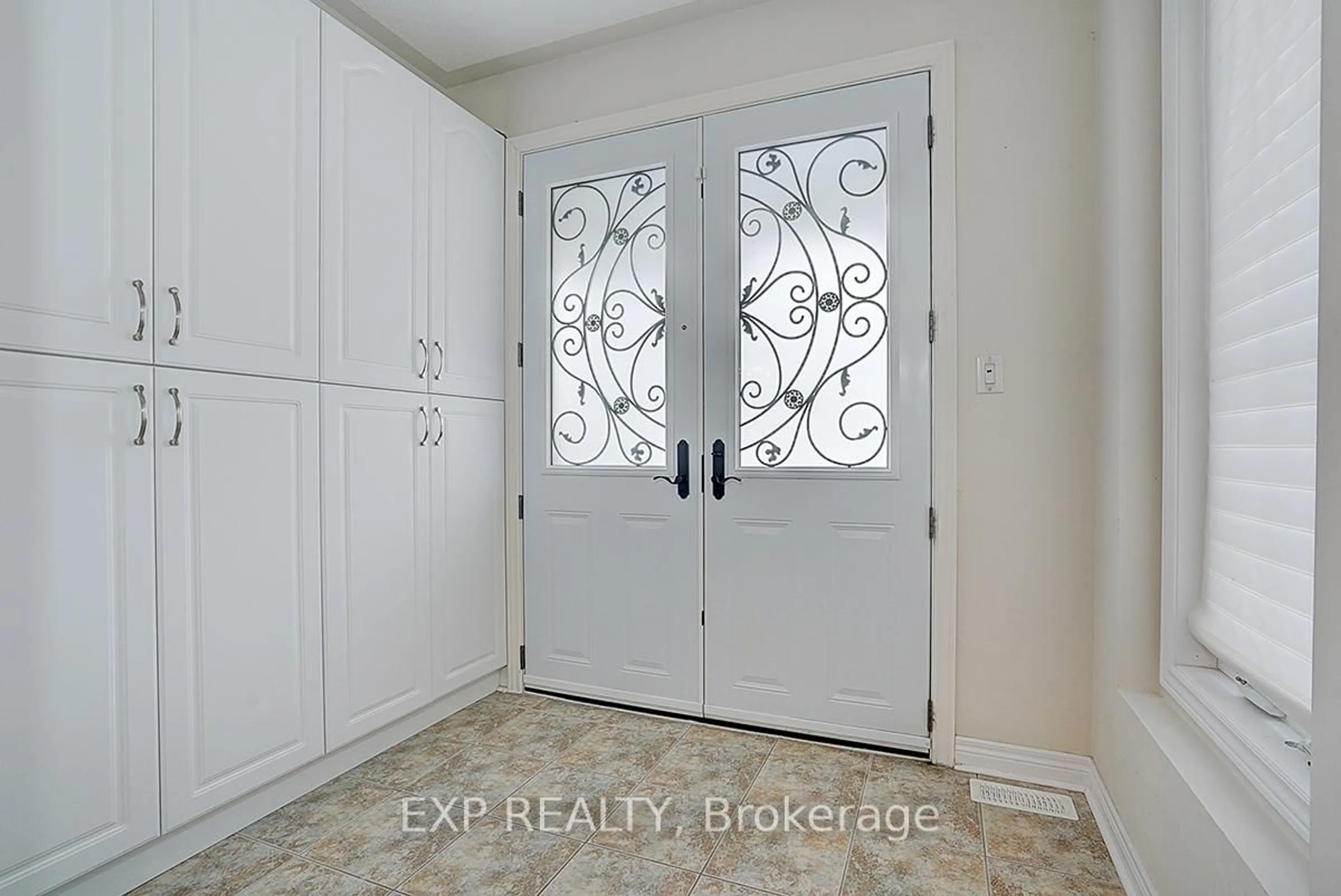 Indoor entryway for 47 Foshan Ave, Markham Ontario L6C 0B2