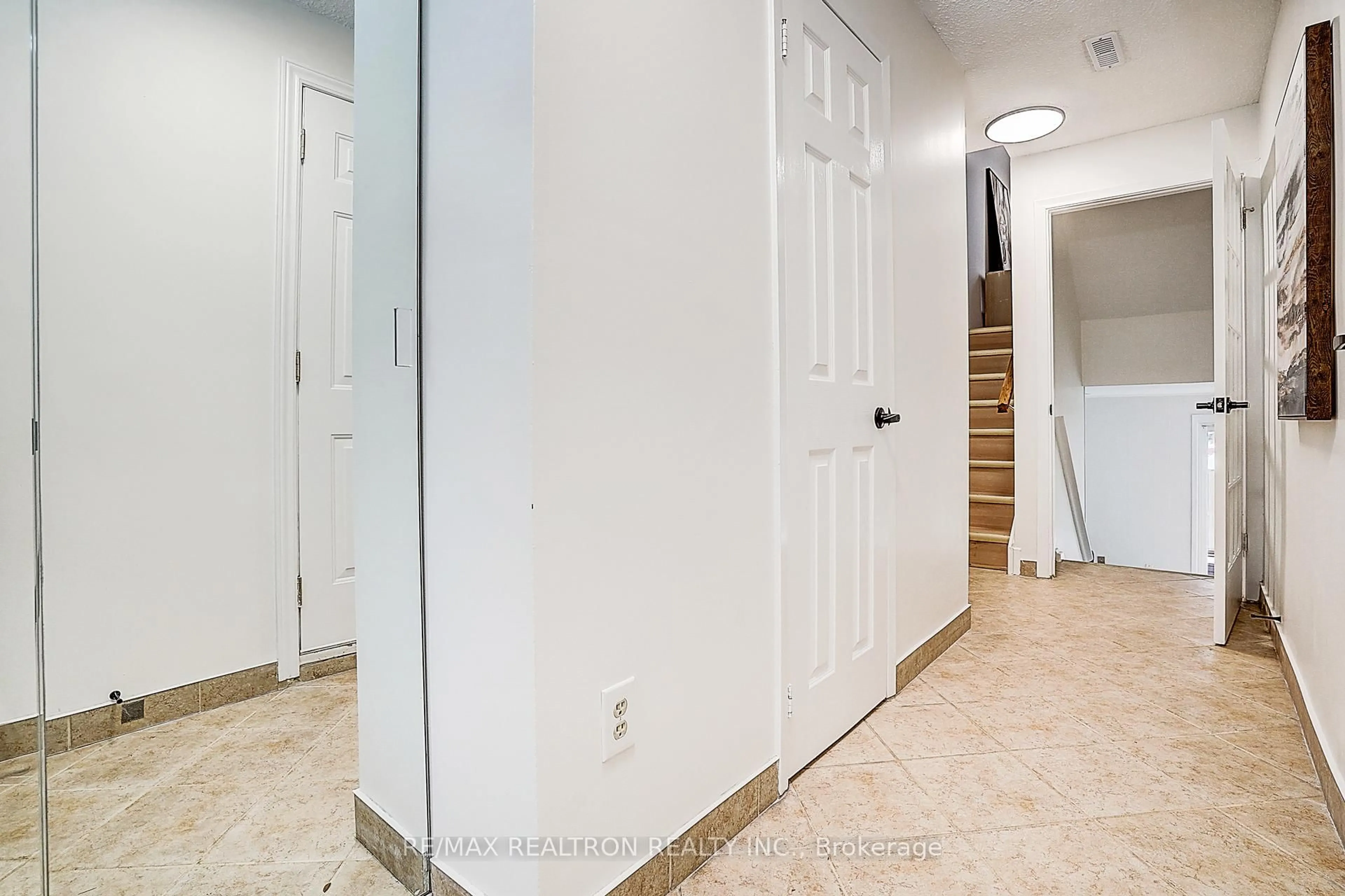 Unknown for 4 Thatchers Mill Way, Markham Ontario L3P 3T3