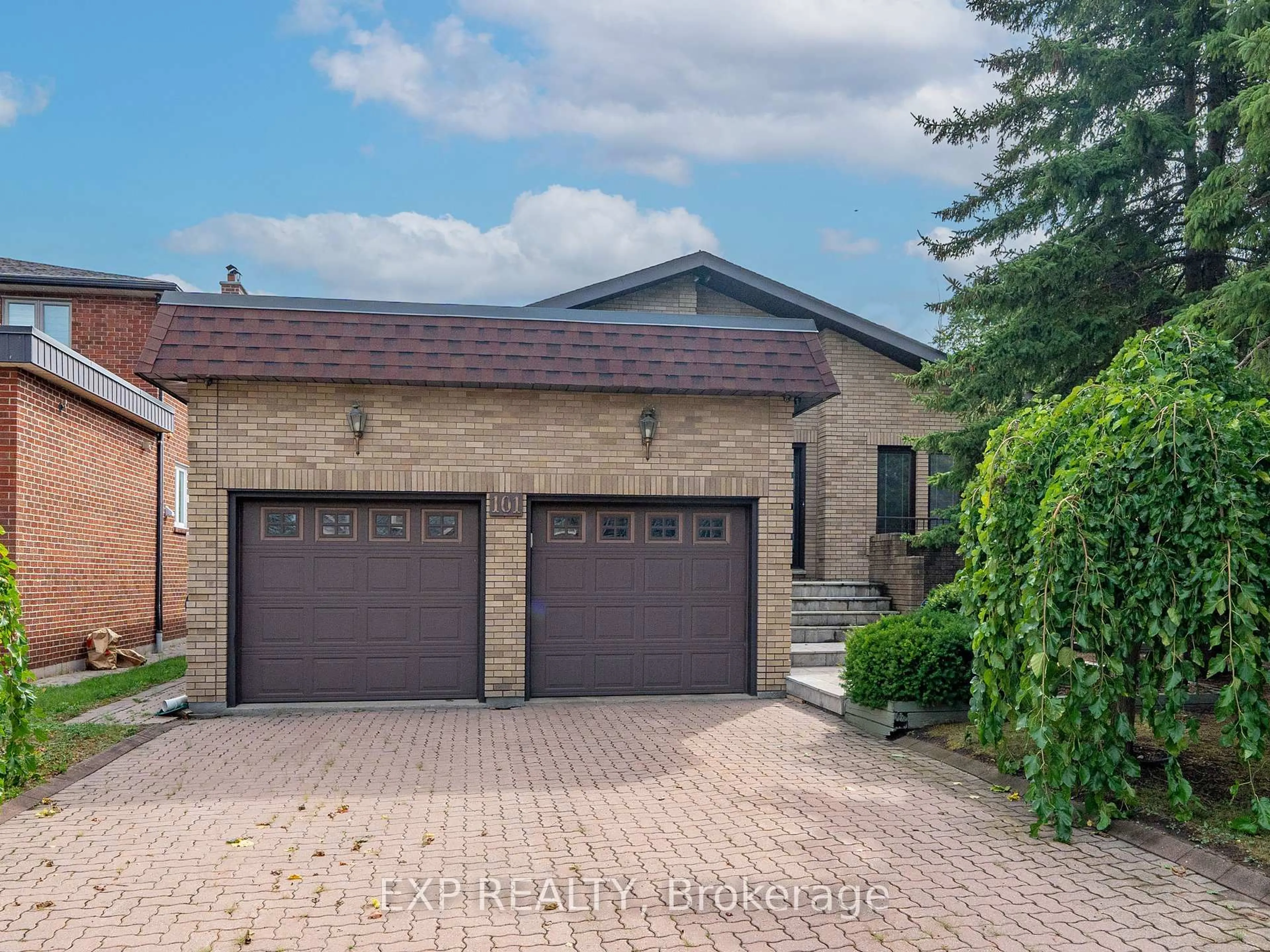Home with brick exterior material, street for 101 Leyburn Ave, Richmond Hill Ontario L4C 0J6