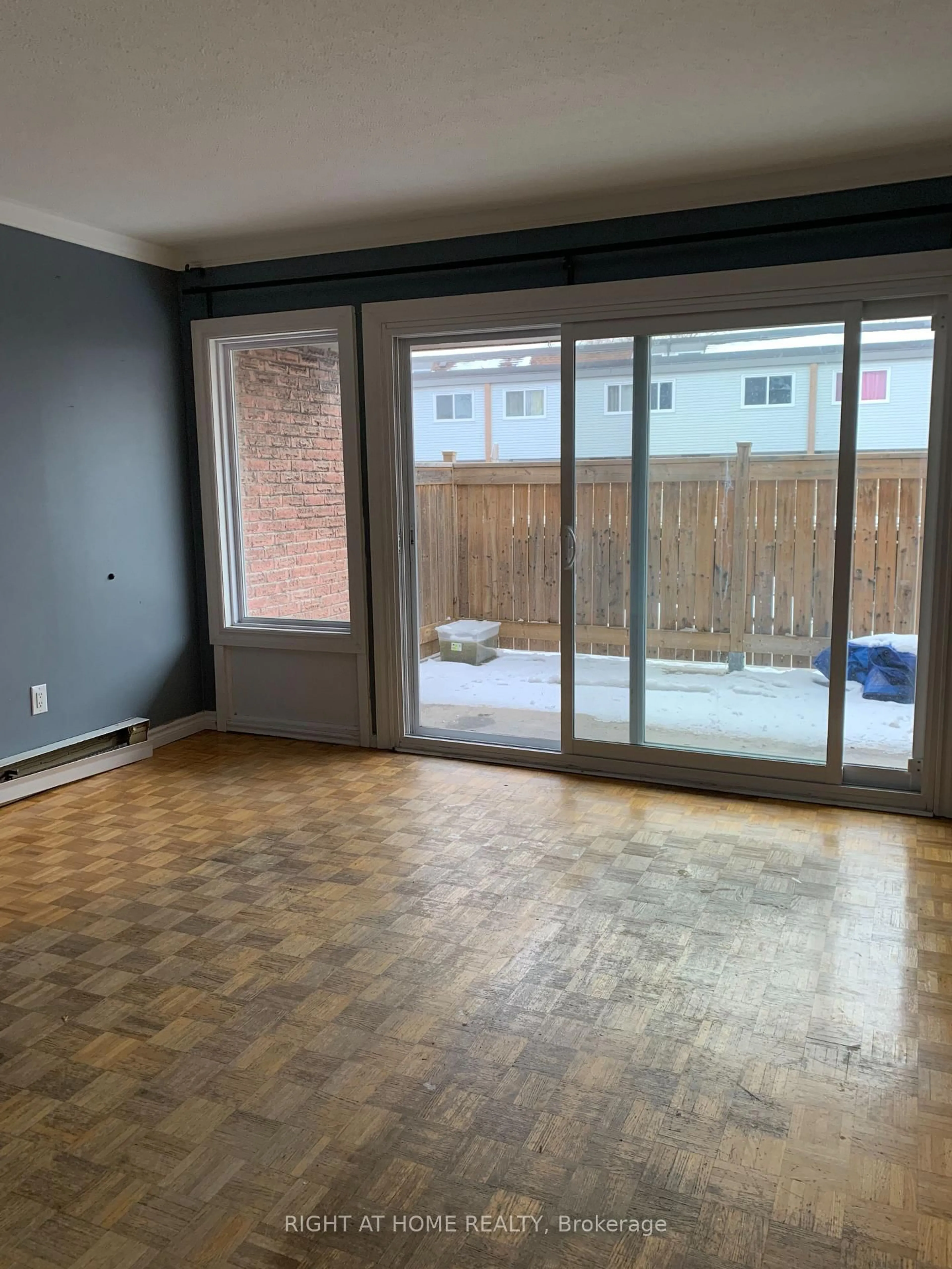 A pic of a room for 129 Milestone Cres, Aurora Ontario L4G 3M2