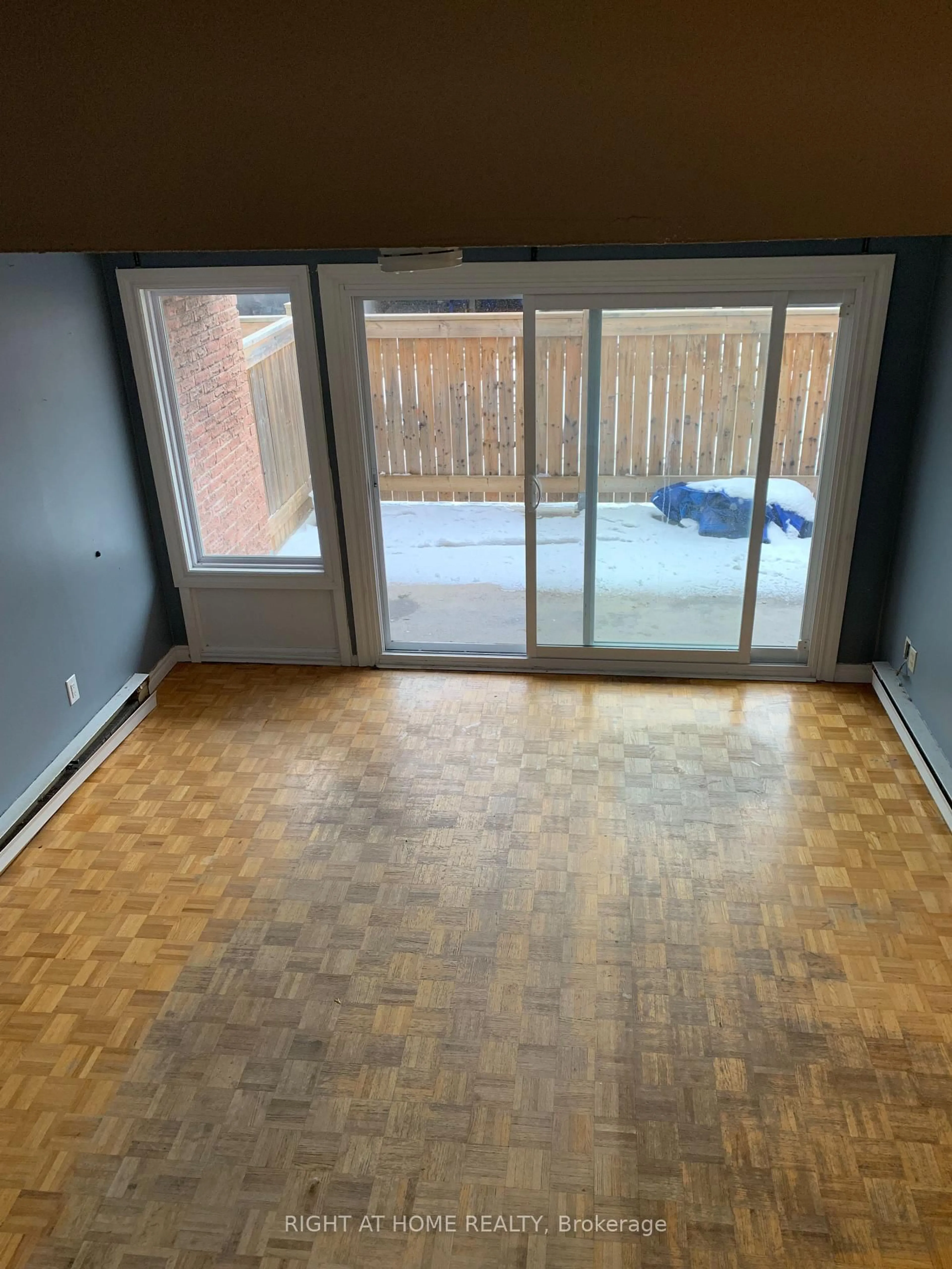 A pic of a room for 129 Milestone Cres, Aurora Ontario L4G 3M2