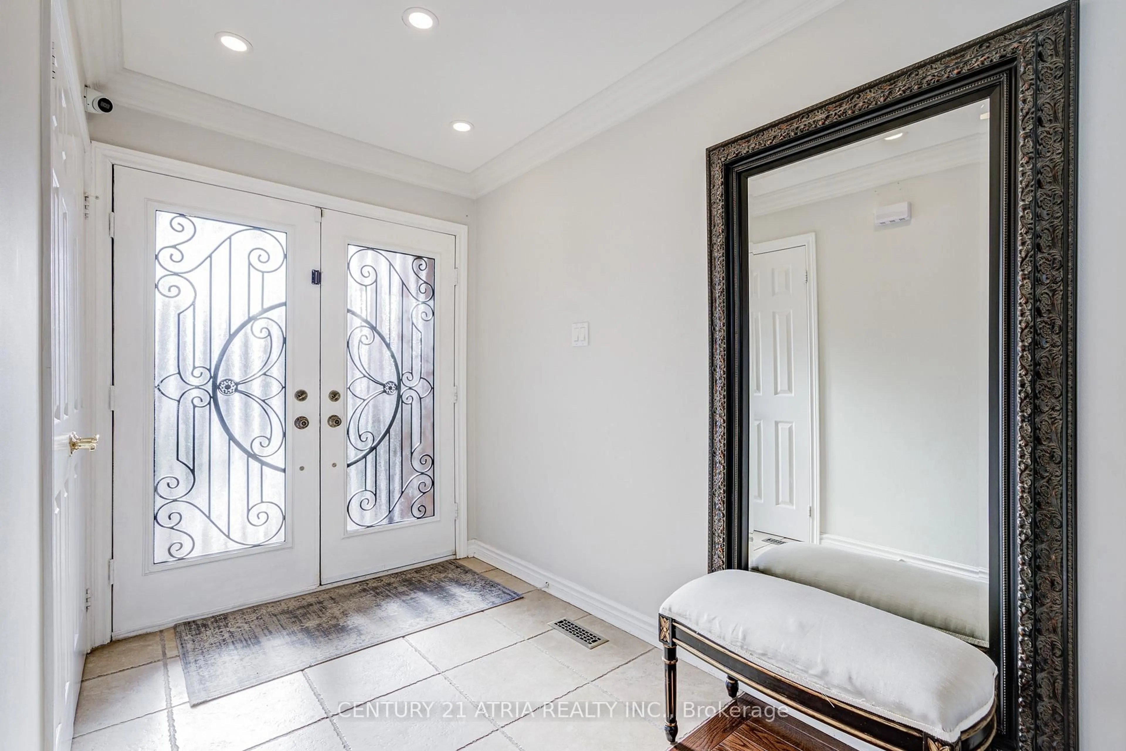Indoor entryway for 84 Downing Blvd, Vaughan Ontario L4J 7N4