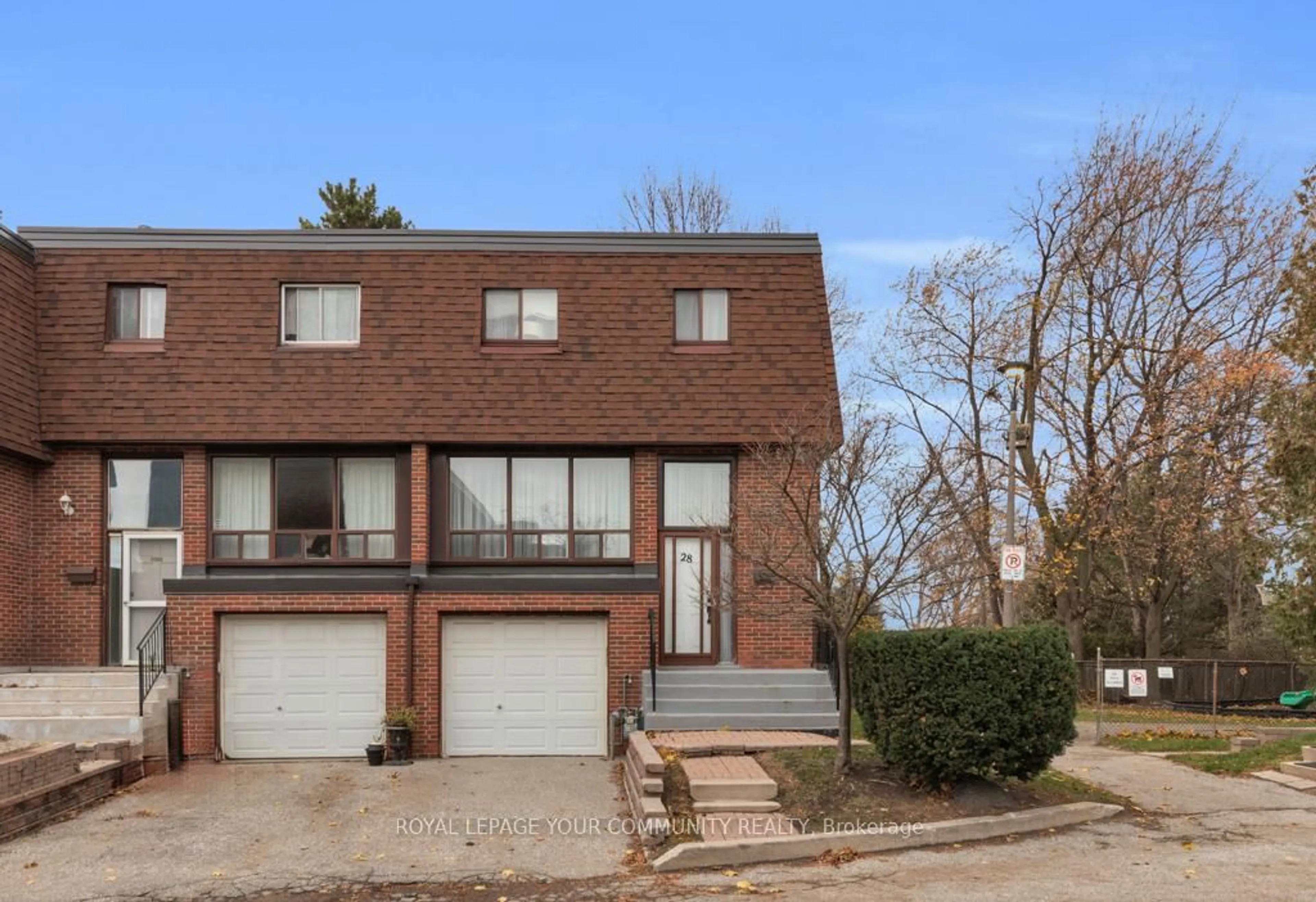 Home with brick exterior material, street for 28 Stately Way, Markham Ontario L3T 3Z8