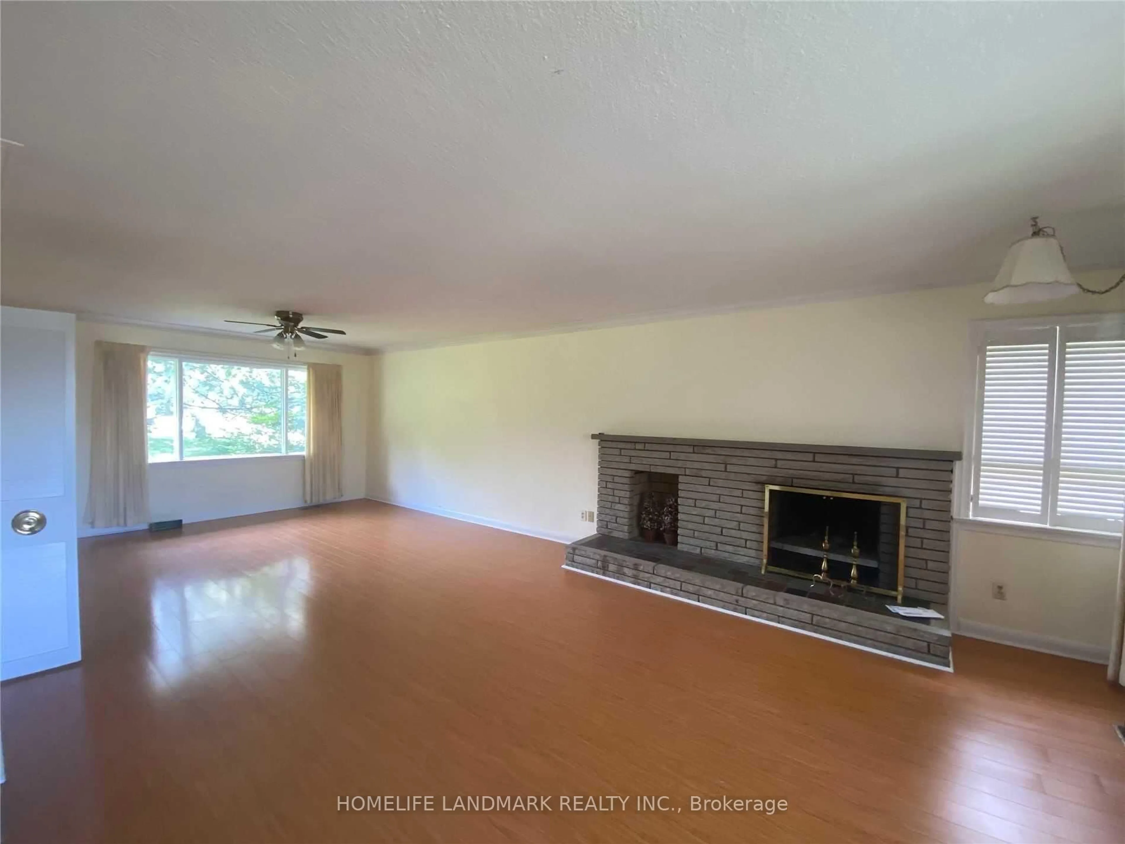 A pic of a room for 21 Grandview Blvd, Markham Ontario L3P 1E9