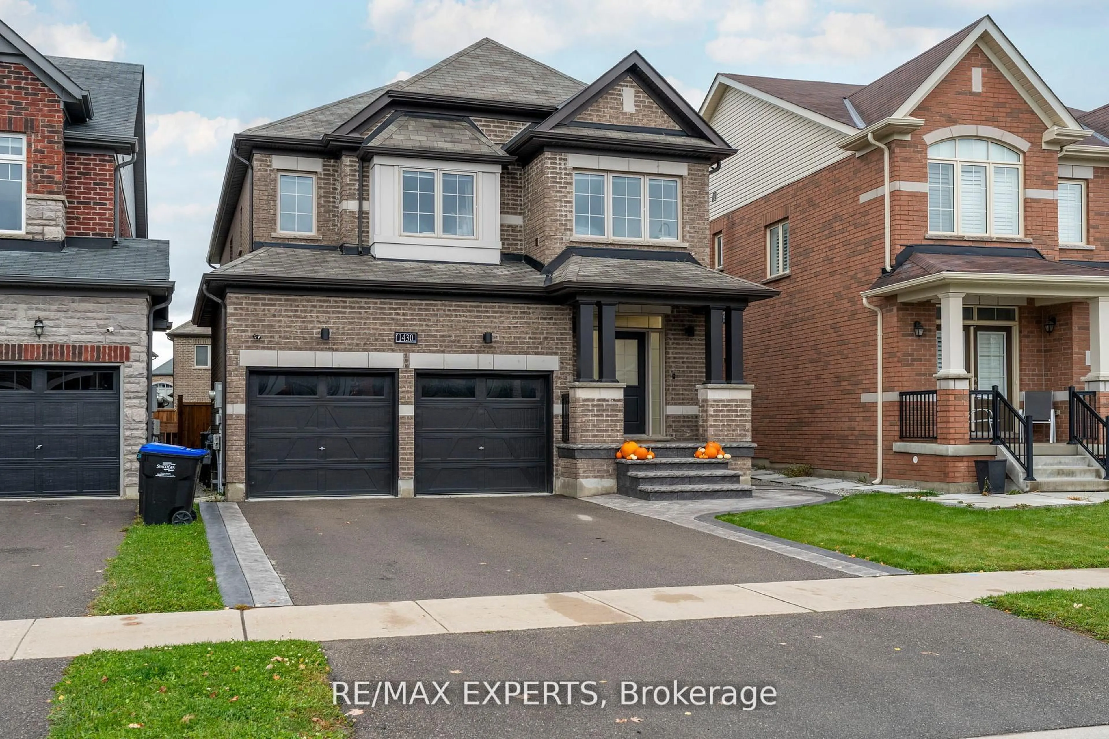 Home with brick exterior material, street for 1430 Farrow Cres, Innisfil Ontario L9S 0L6