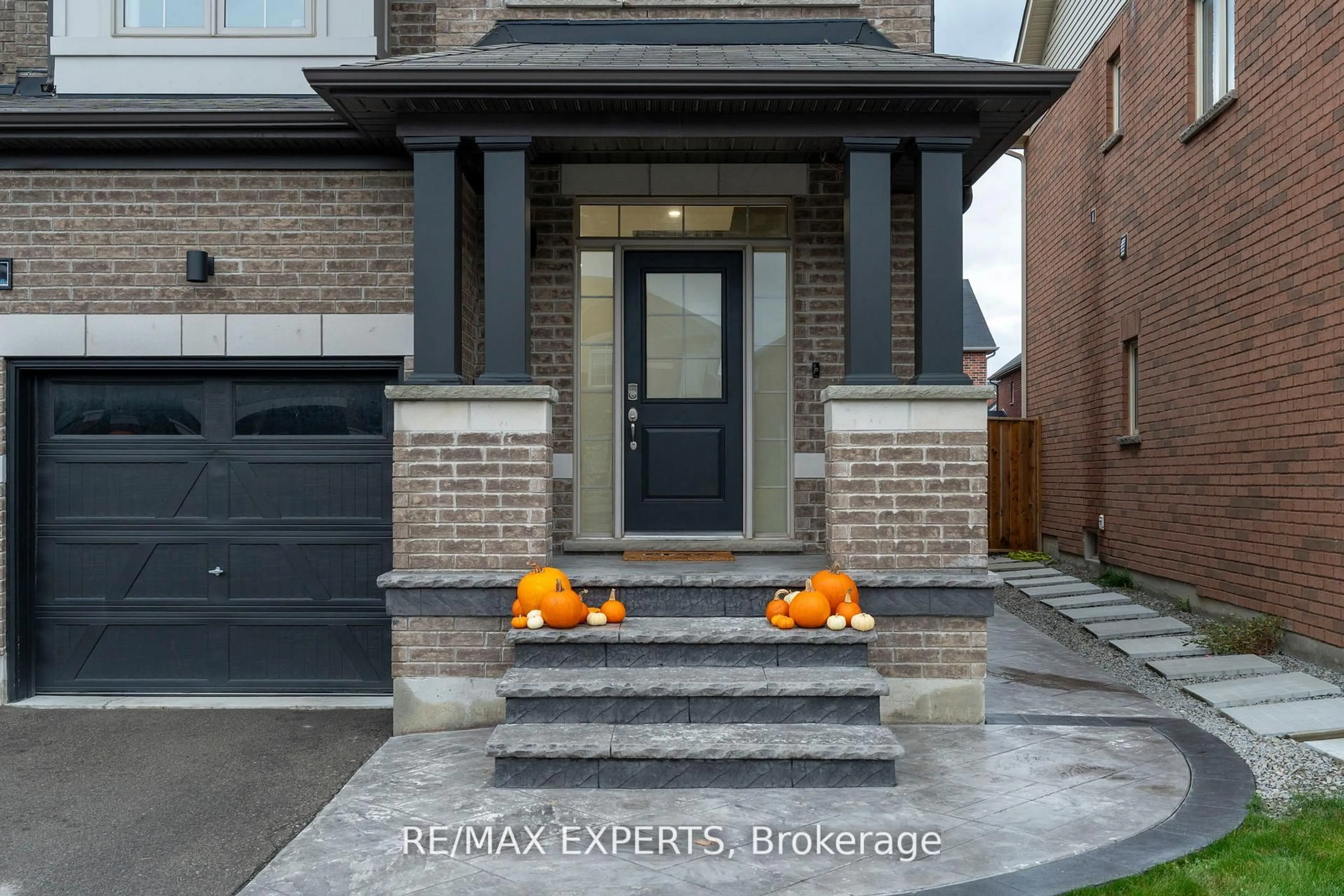 Home with brick exterior material, street for 1430 Farrow Cres, Innisfil Ontario L9S 0L6