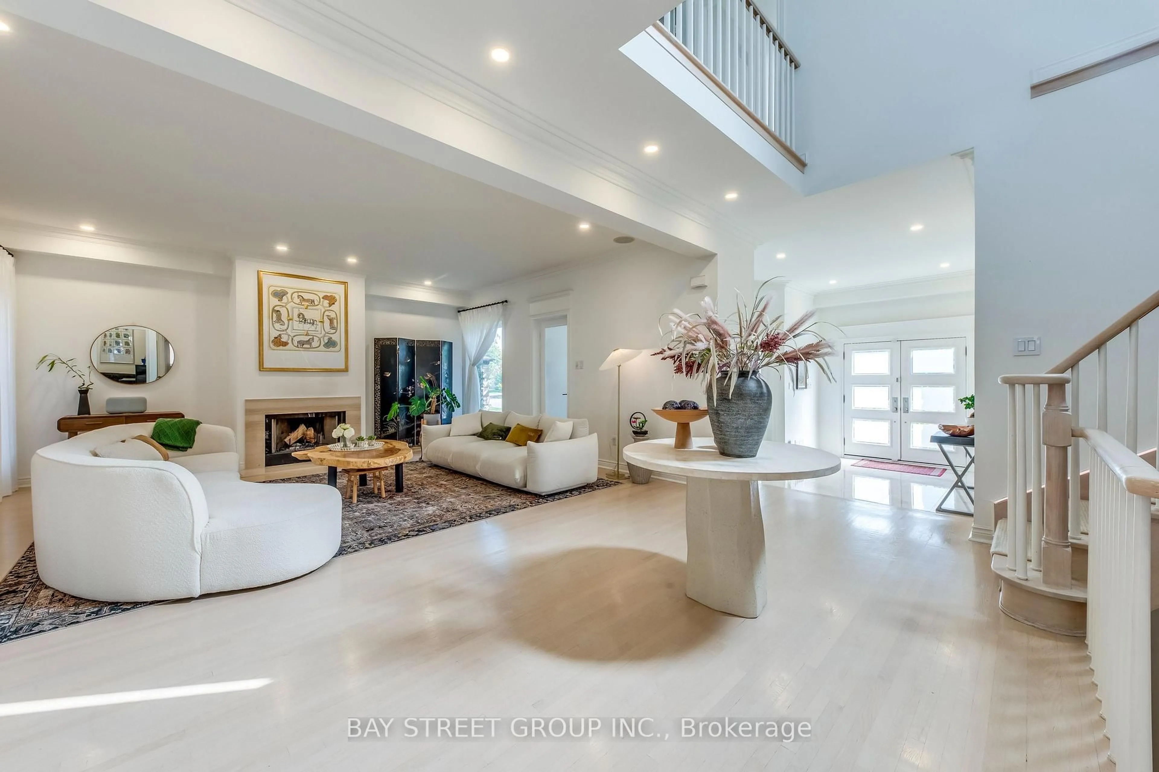 Indoor foyer for 128 Beverley Glen Blvd, Vaughan Ontario L4J 7V2