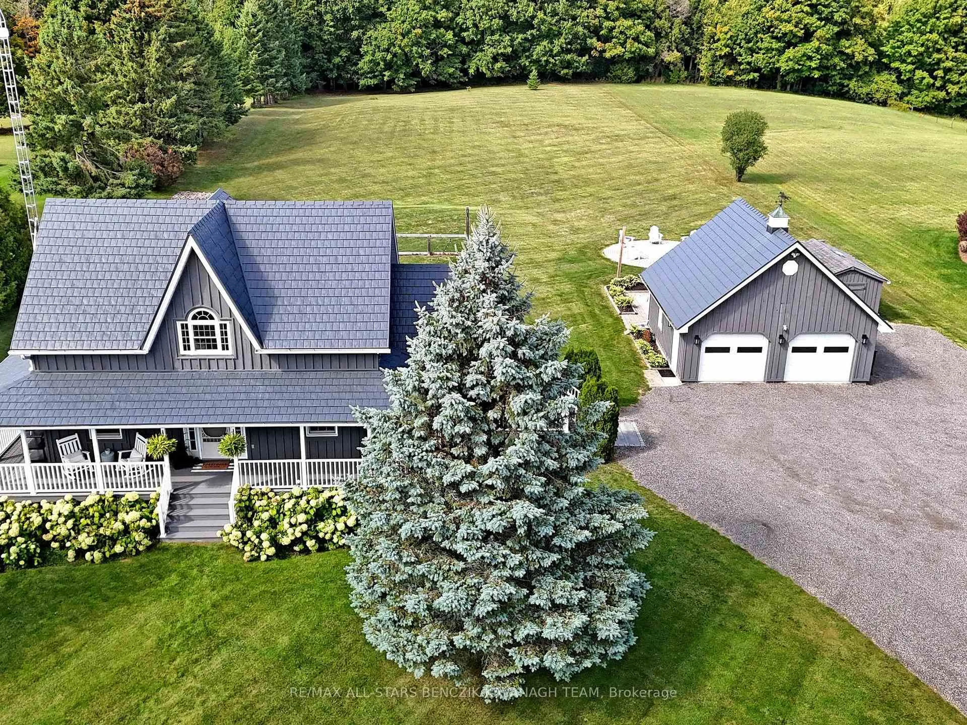 A pic from outside/outdoor area/front of a property/back of a property/a pic from drone, mountain view for 736 Regional Road 13, Uxbridge Ontario L9P 1R2