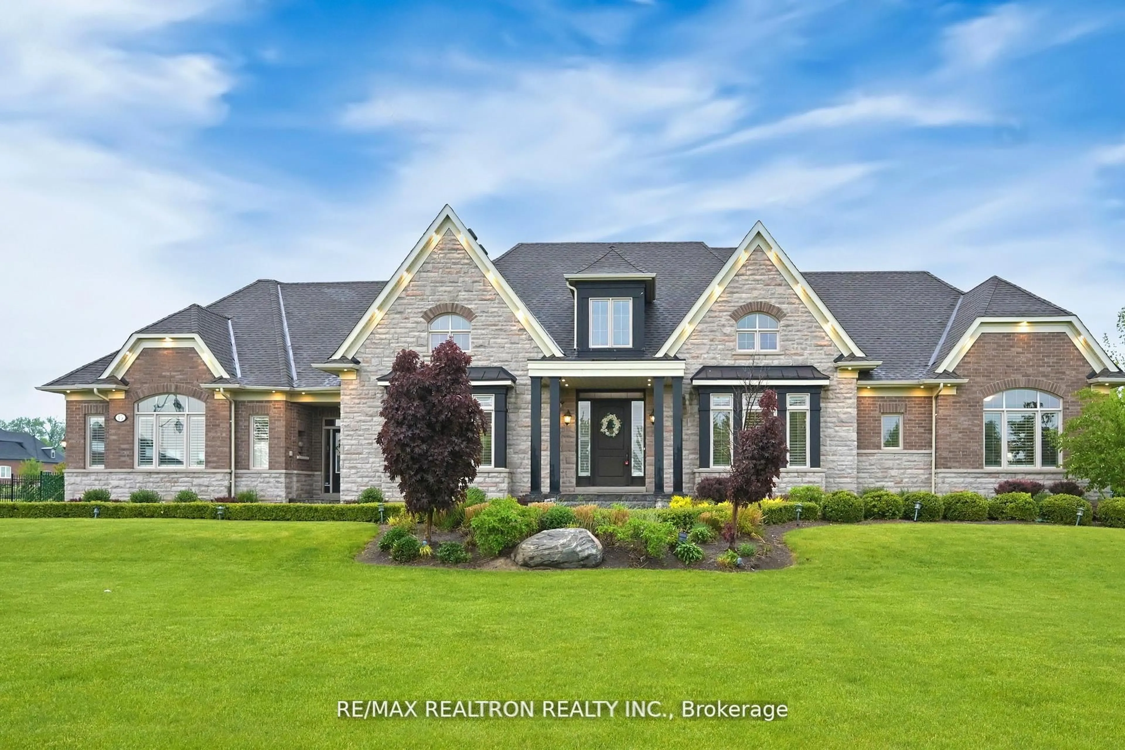 Home with brick exterior material, unknown for 15 Pine Vista Ave, Whitchurch-Stouffville Ontario L4A 1R9