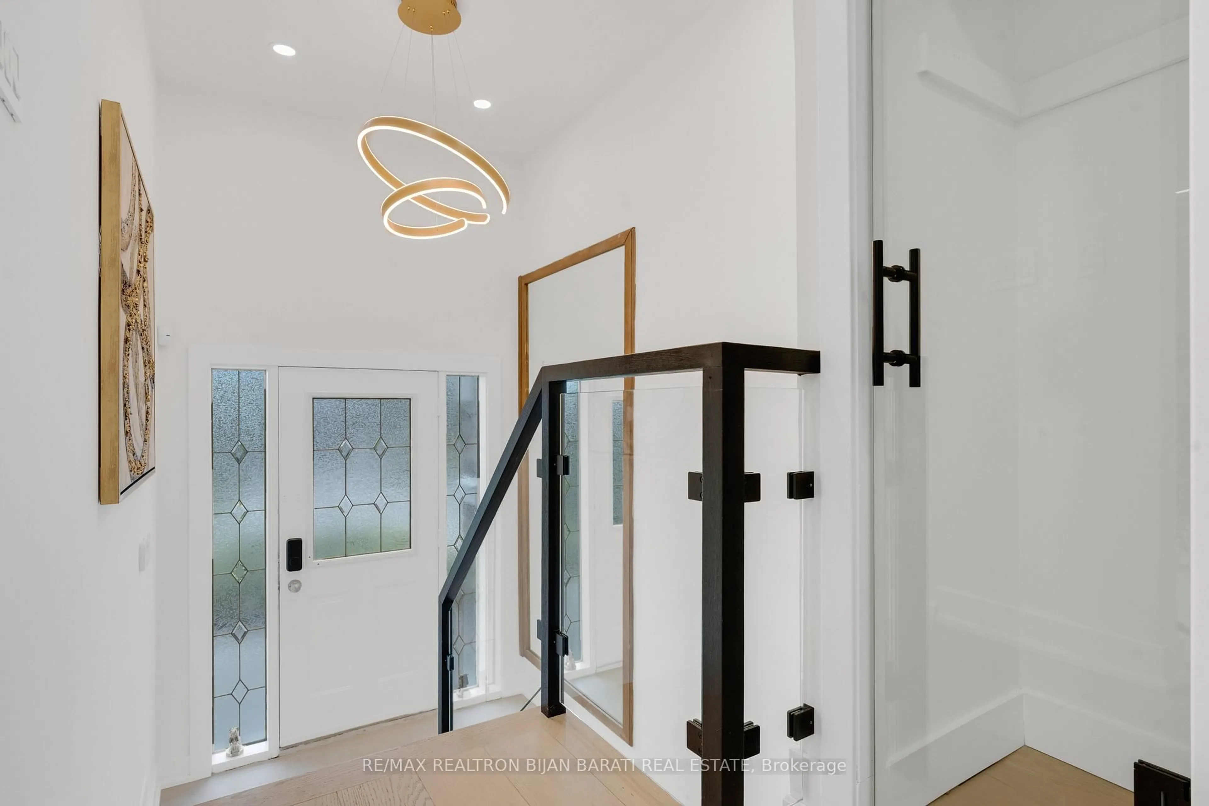 Indoor foyer for 14 Henderson Ave, Markham Ontario L3T 2K3