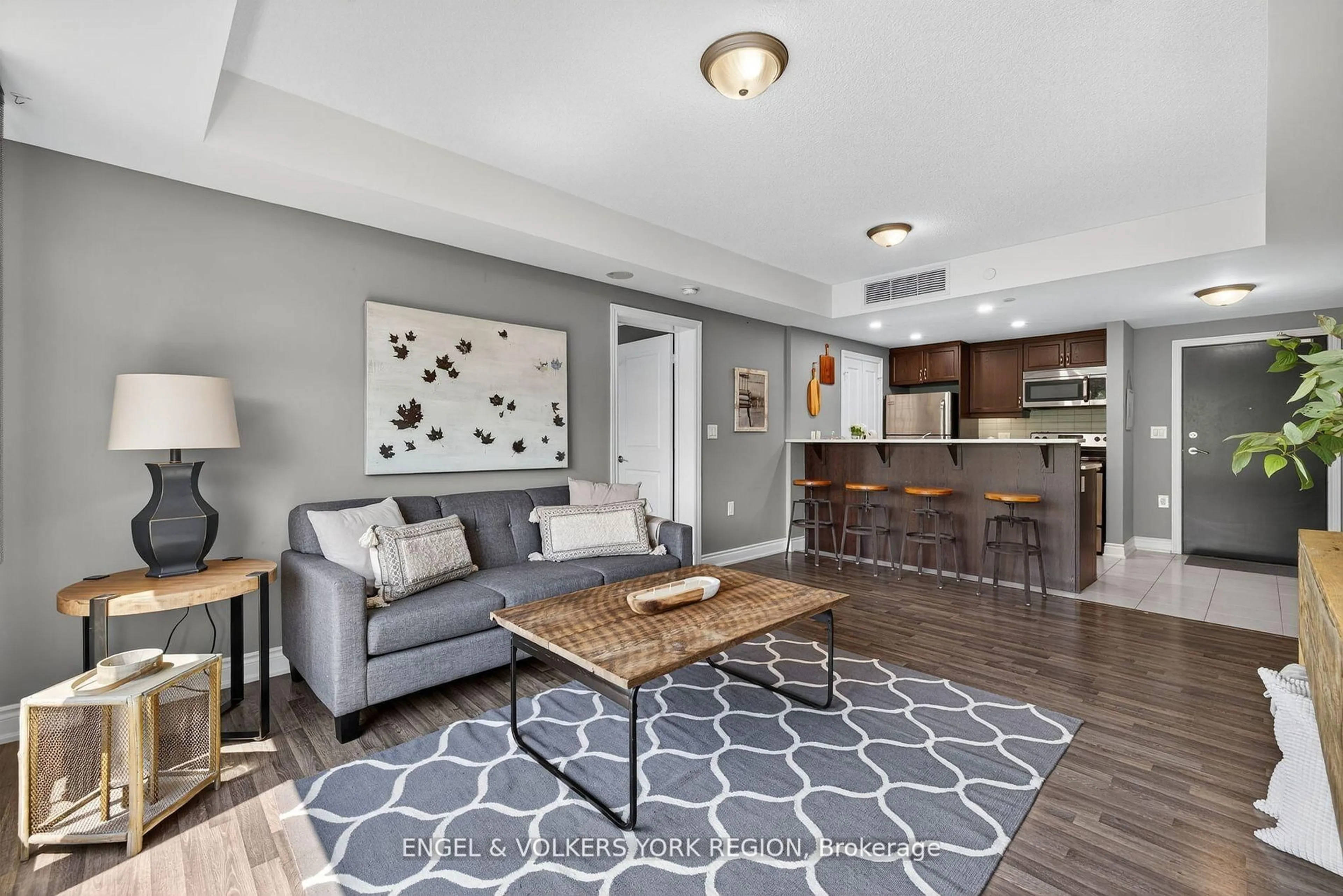 Living room with furniture, unknown for 149 Church St #503, King Ontario L0G 1T0