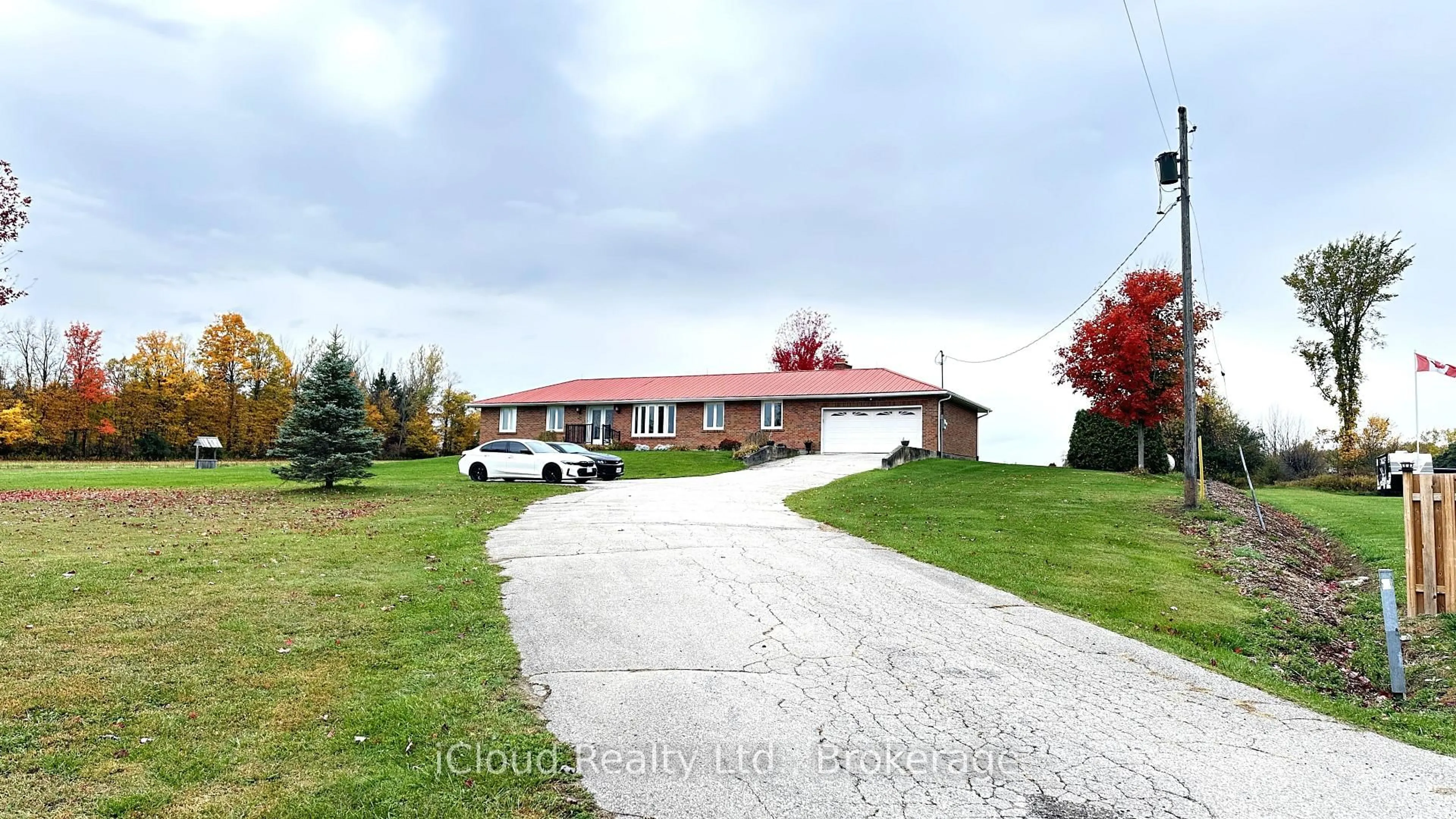 A pic from outside/outdoor area/front of a property/back of a property/a pic from drone, unknown for 22186 Kennedy Rd, East Gwillimbury Ontario L0G 1V0