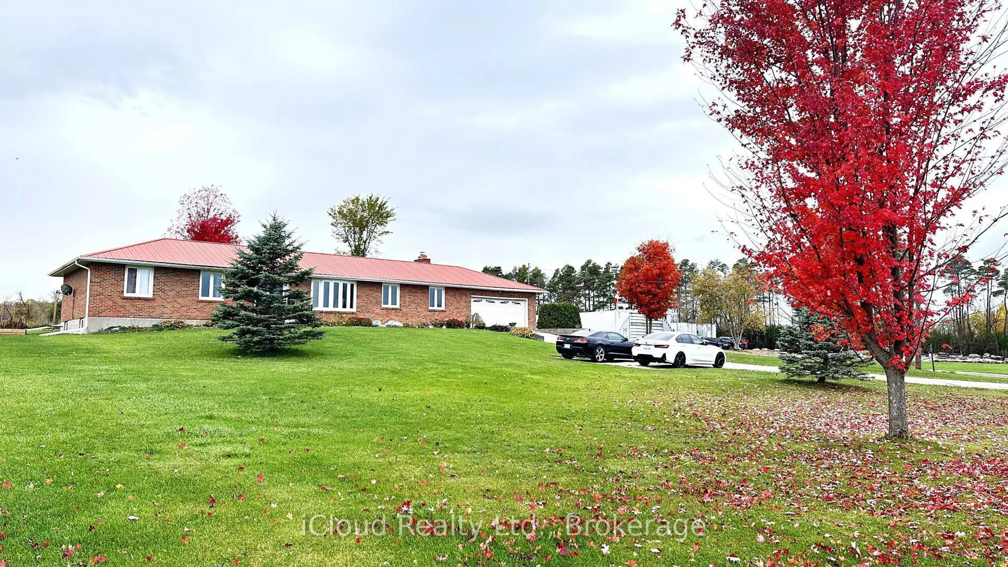 A pic from outside/outdoor area/front of a property/back of a property/a pic from drone, unknown for 22186 Kennedy Rd, East Gwillimbury Ontario L0G 1V0