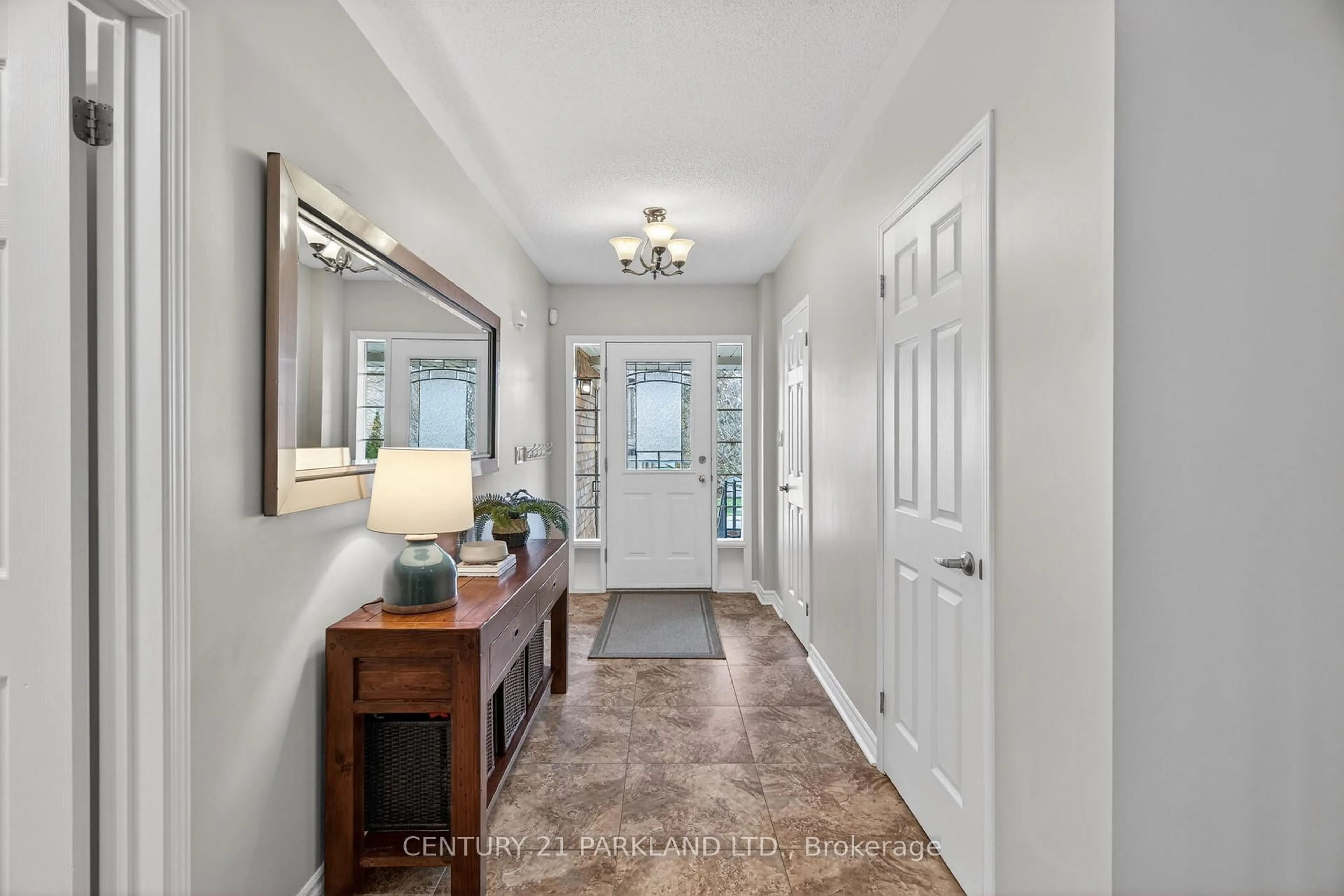 Indoor entryway for 77 MONTE CARLO Dr, Vaughan Ontario L4H 1T3