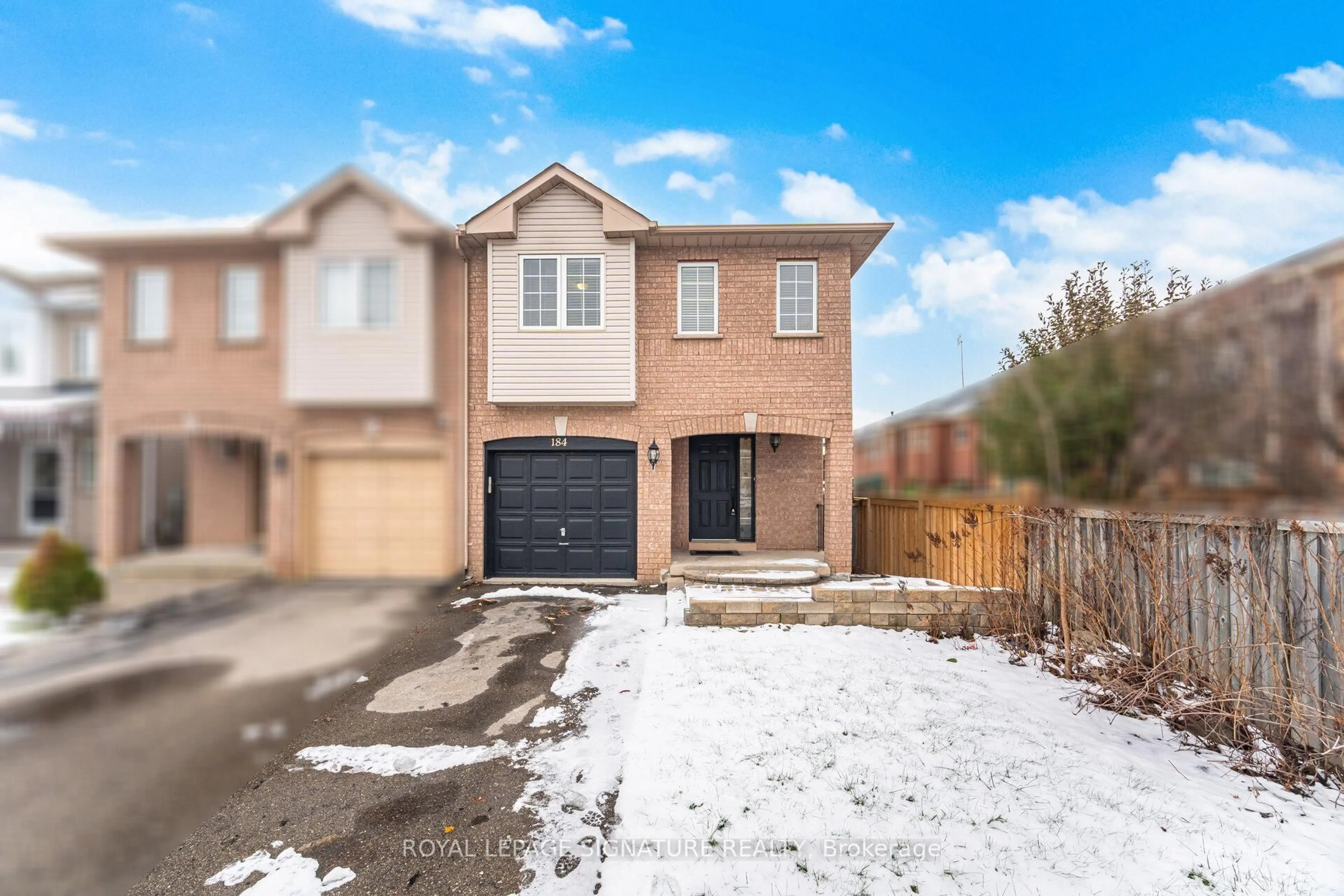 Home with brick exterior material, street for 184 Lindenshire Ave, Vaughan Ontario L6A 2X4