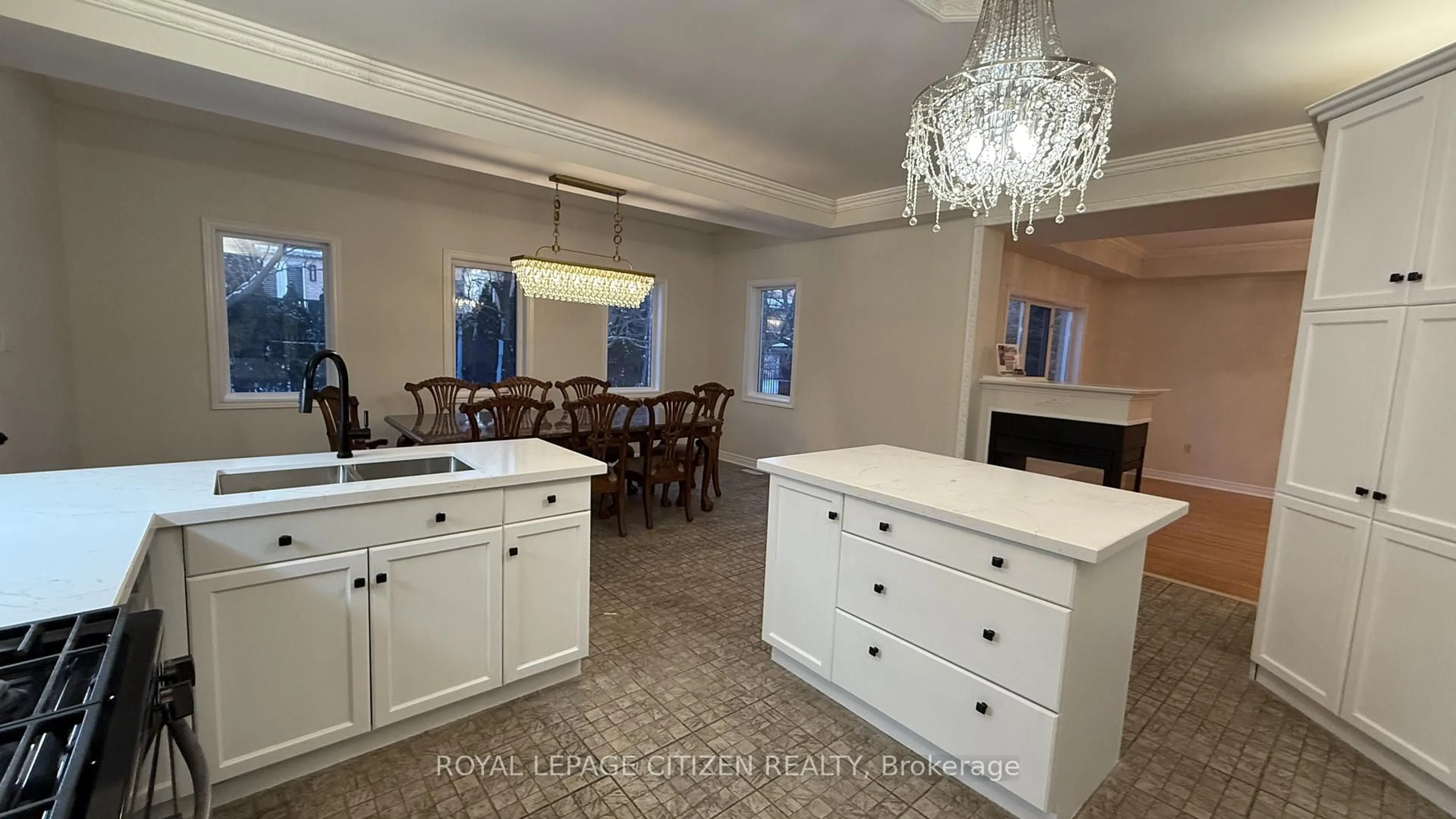 Dining room, ceramic/tile floor for 180 Kimber Cres, Vaughan Ontario L4L 9K3