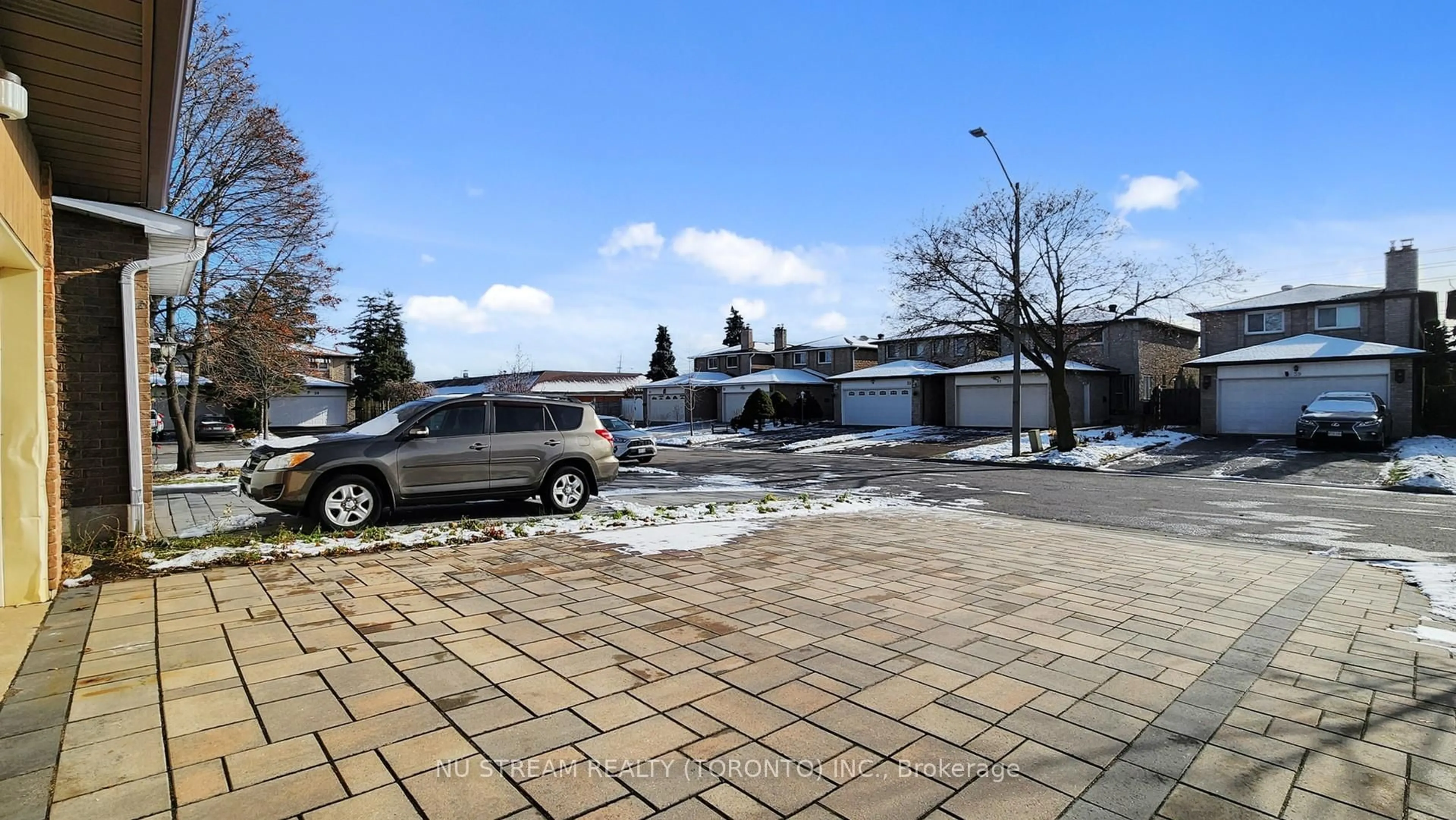 Parking for 40 Bedale Cres, Markham Ontario L3R 3N7