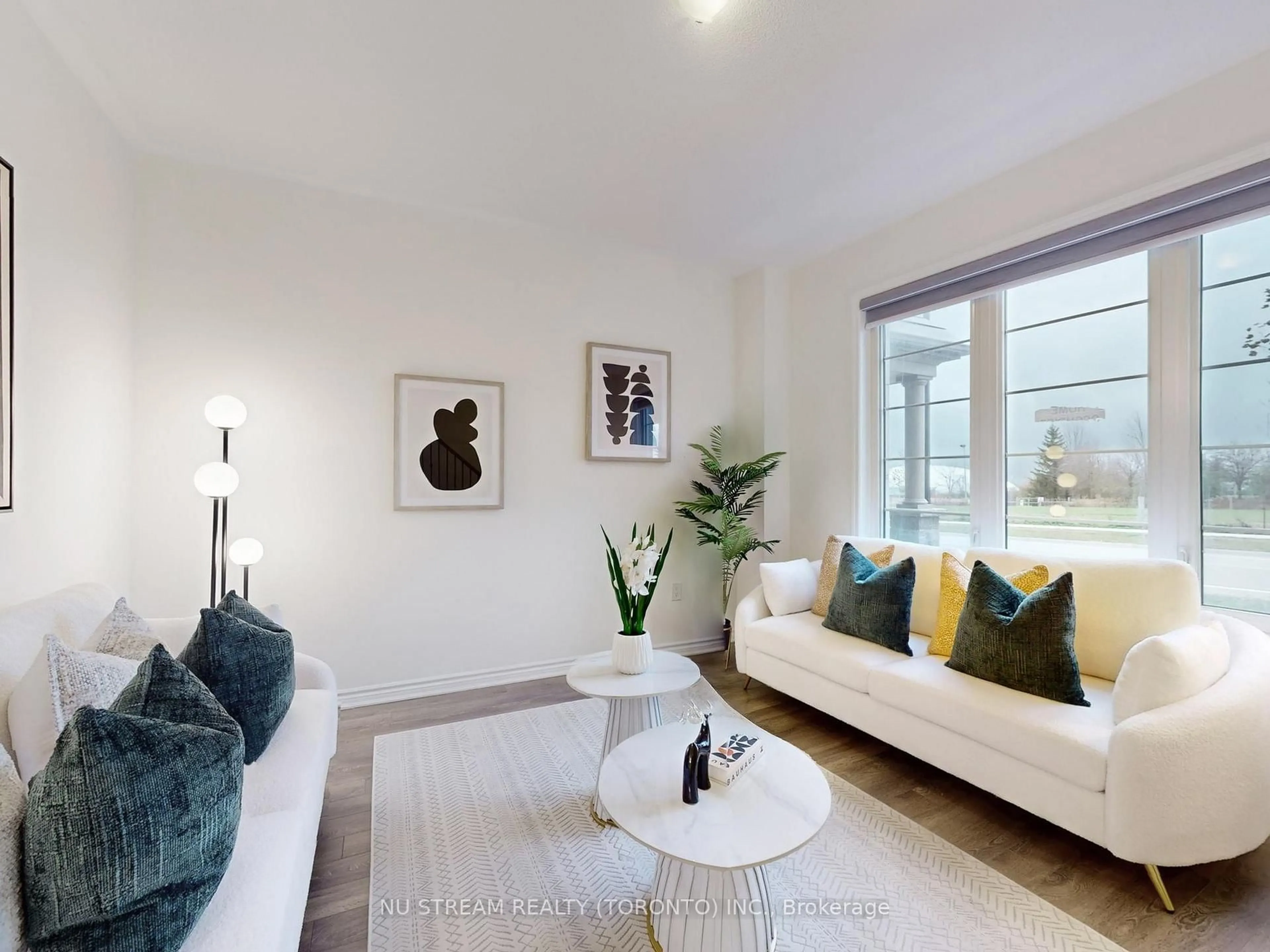 Living room with furniture, unknown for 38 WILLIAM F.BELL Pkwy, Richmond Hill Ontario L4S 0K1