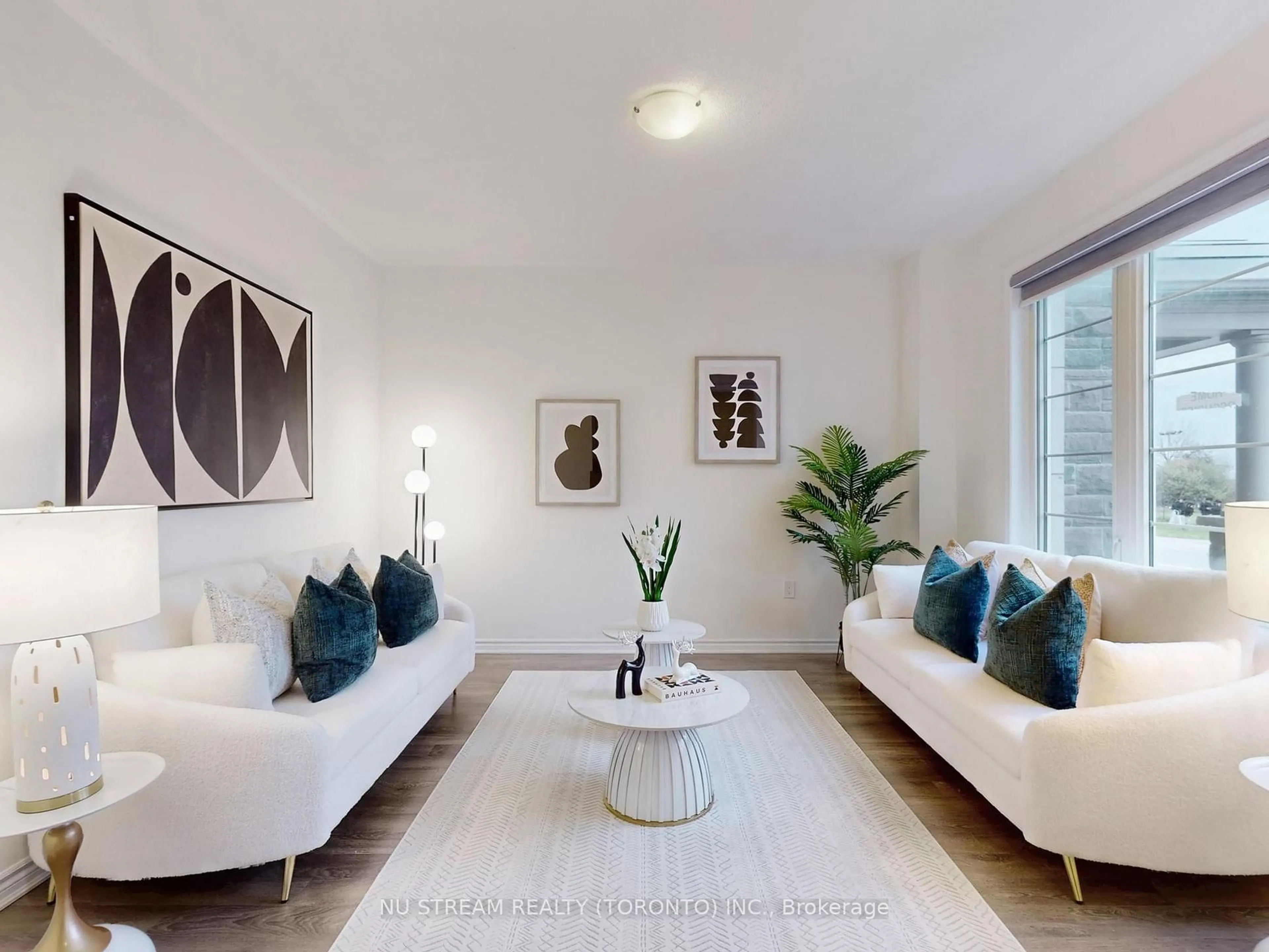 Living room with furniture, unknown for 38 WILLIAM F.BELL Pkwy, Richmond Hill Ontario L4S 0K1