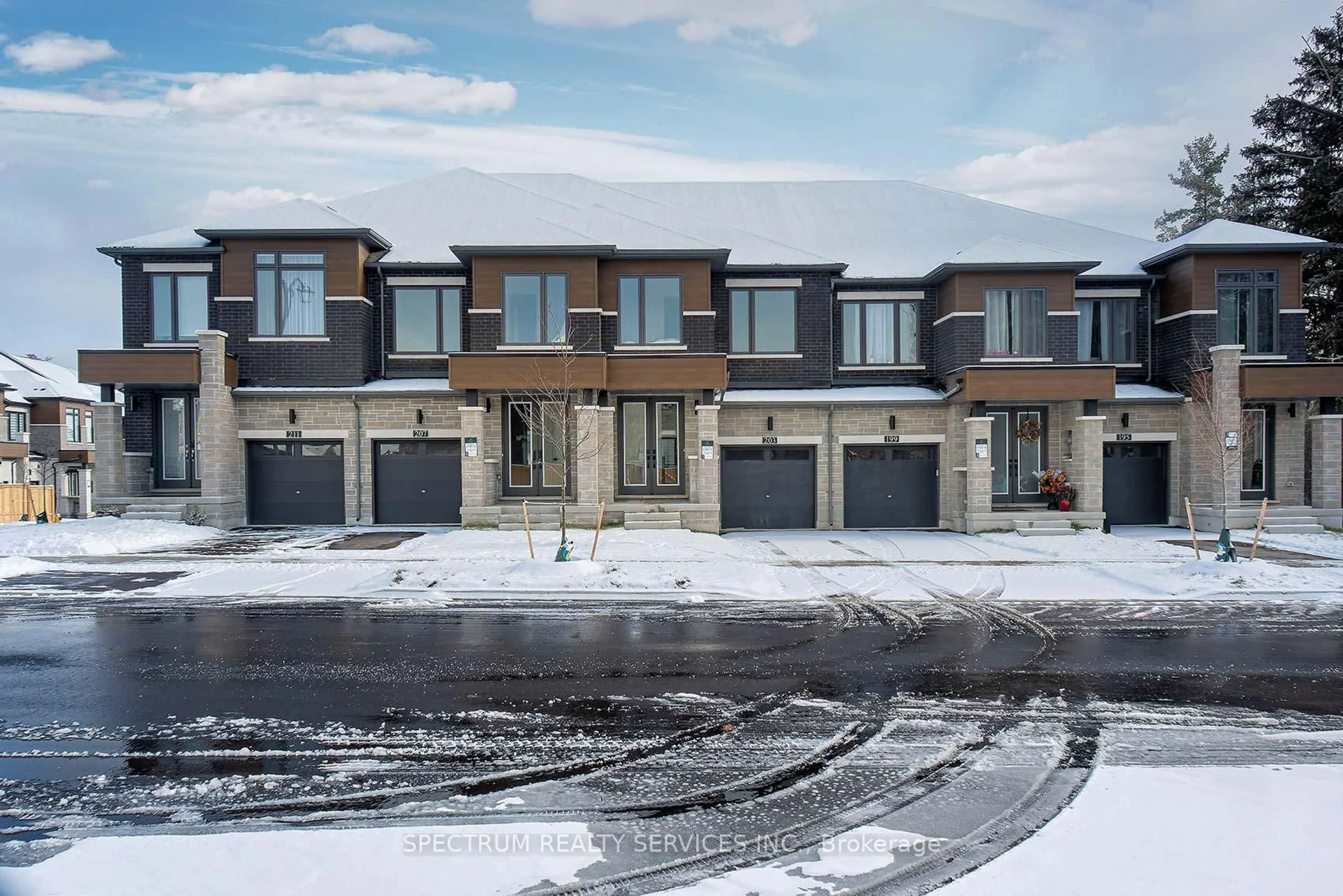 A pic from outside/outdoor area/front of a property/back of a property/a pic from drone, street for 203 Grand Trunk Ave, Vaughan Ontario L6A 5E5