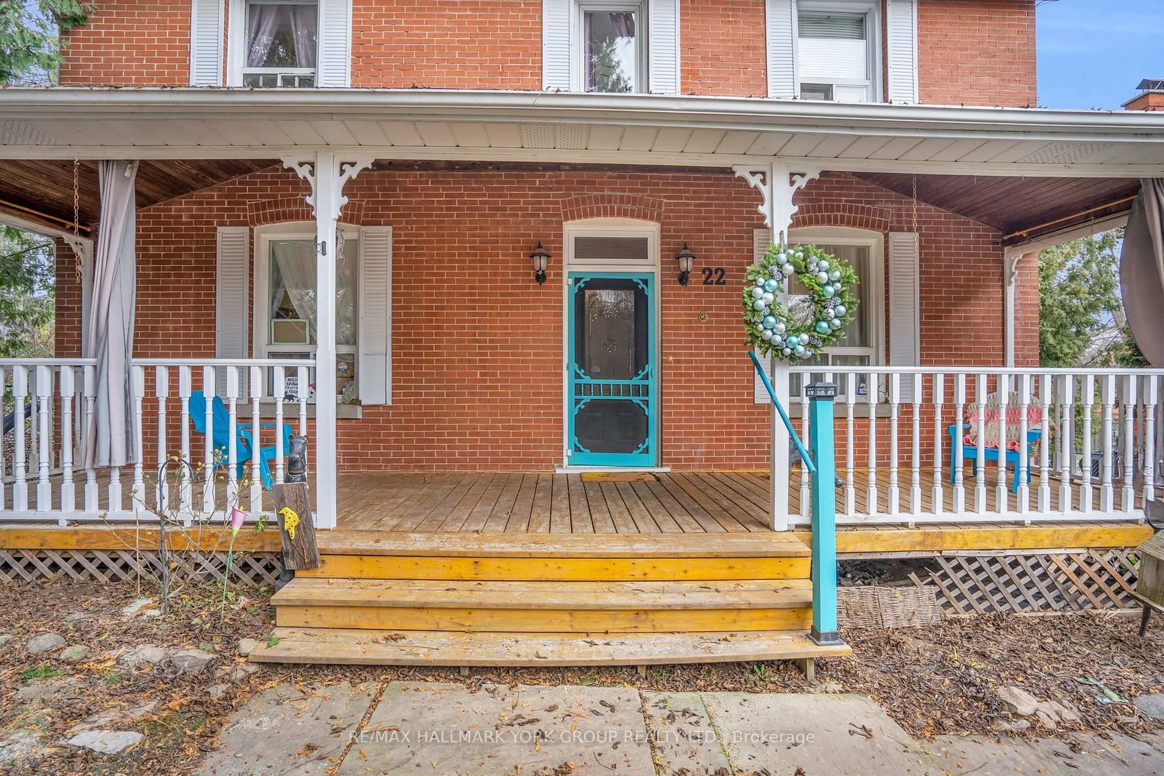 Unknown for 22 Marksbury Crt, Aurora Ontario L4G 5G6