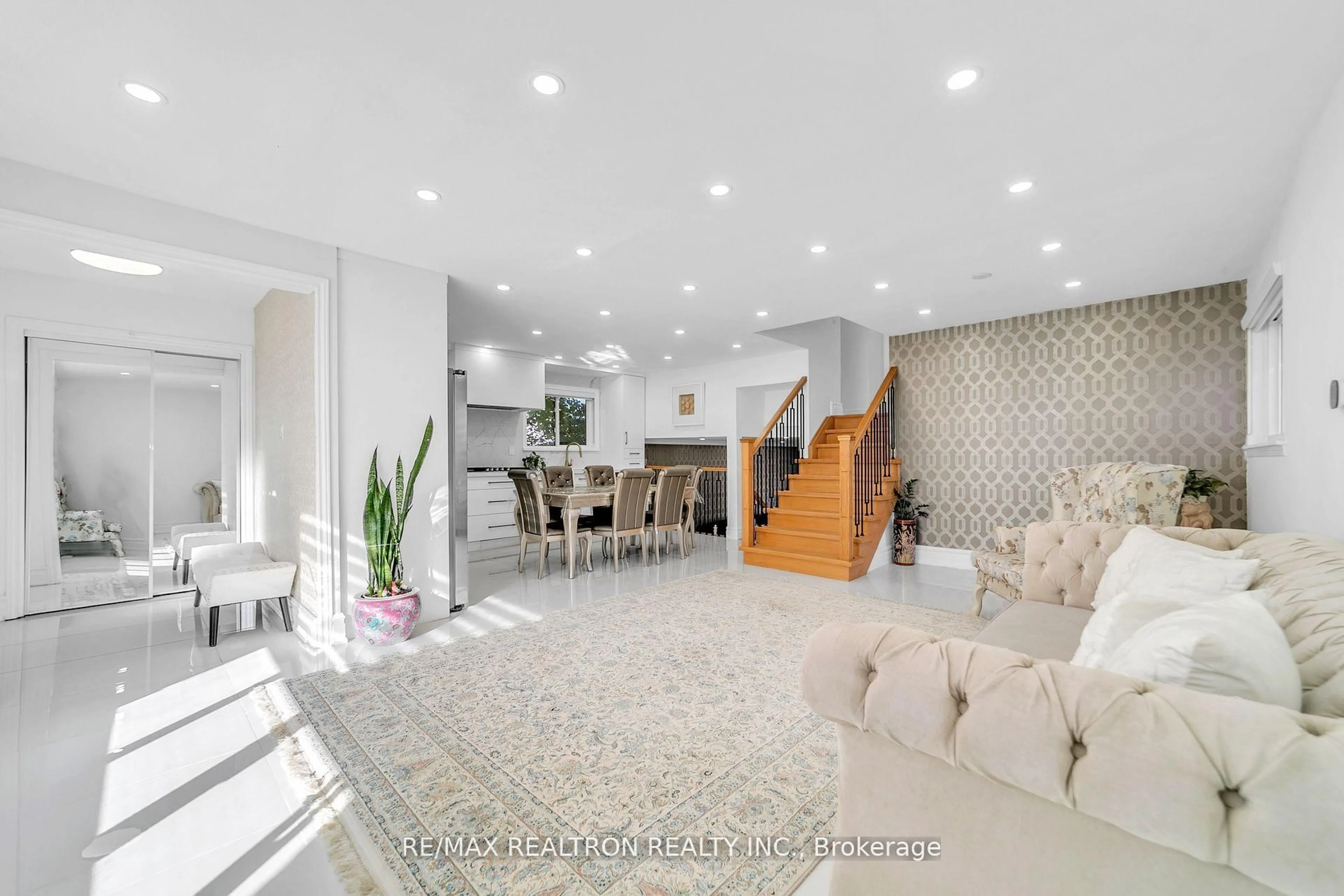 Unknown for 4 Boulding Dr, Aurora Ontario L4G 2V7