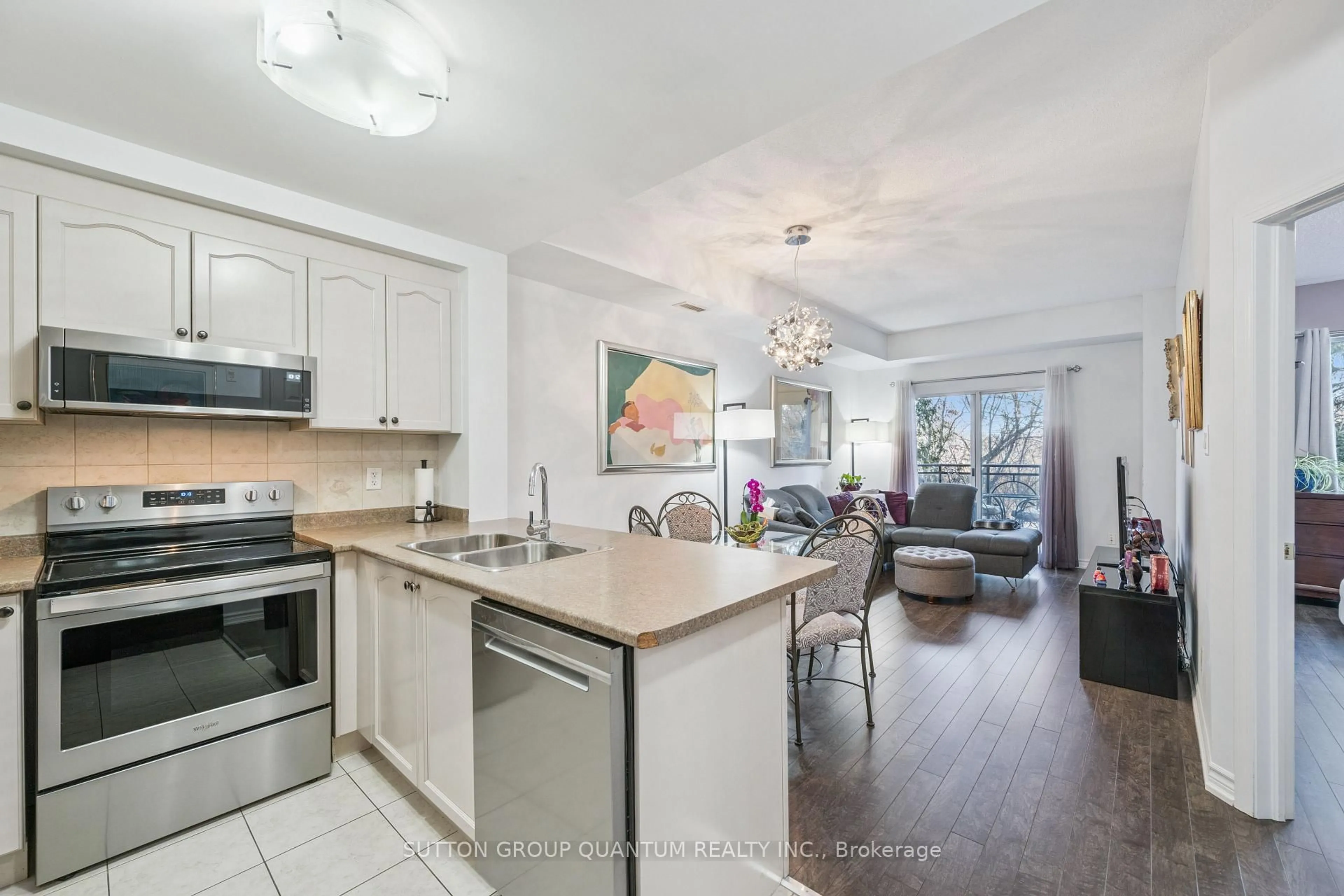 Open concept kitchen, unknown for 8 Maison Parc Crt #213, Vaughan Ontario L4J 9K5